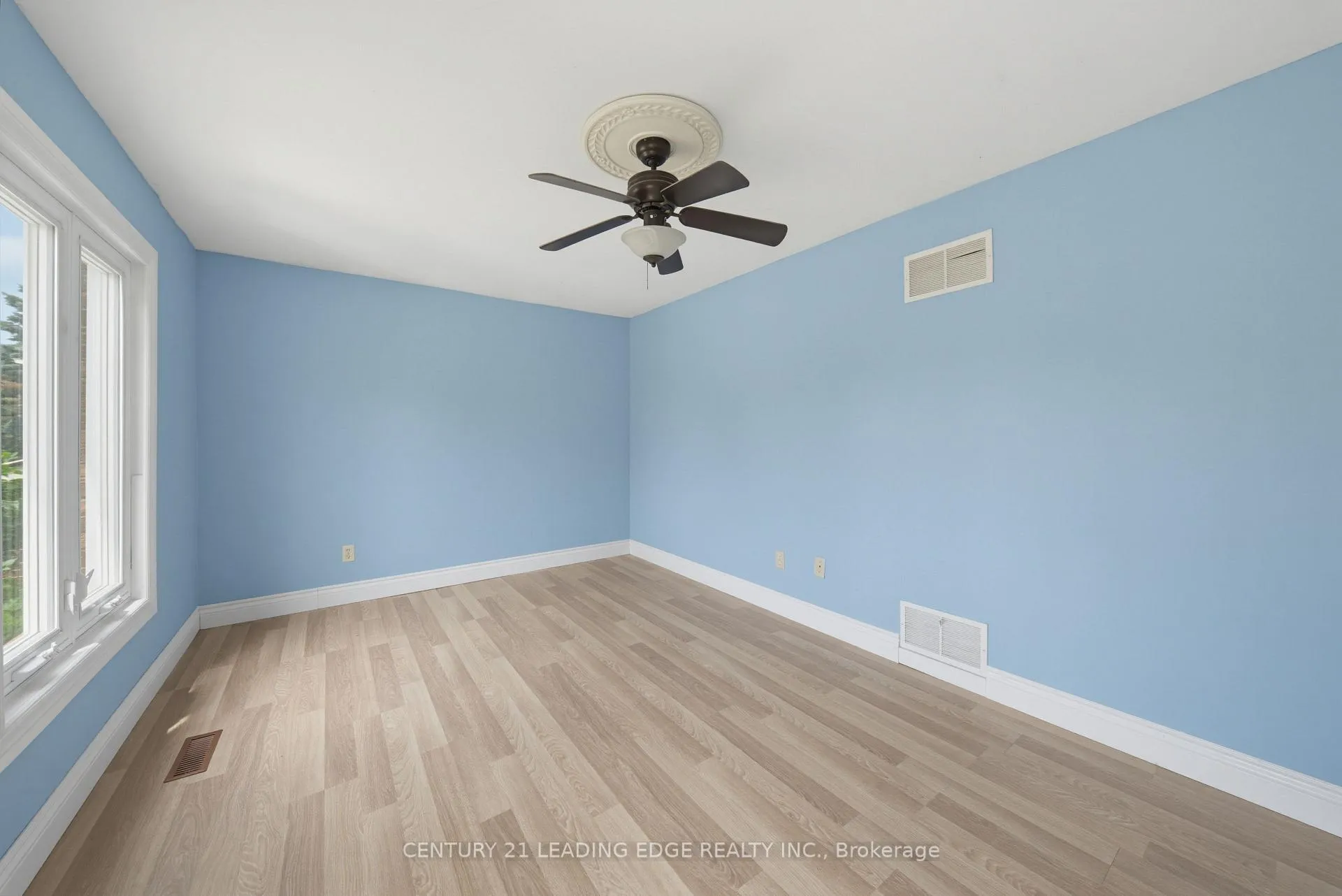 Photo 27 of 127 Elgin Drive, Brampton, Brampton South — HOMEH