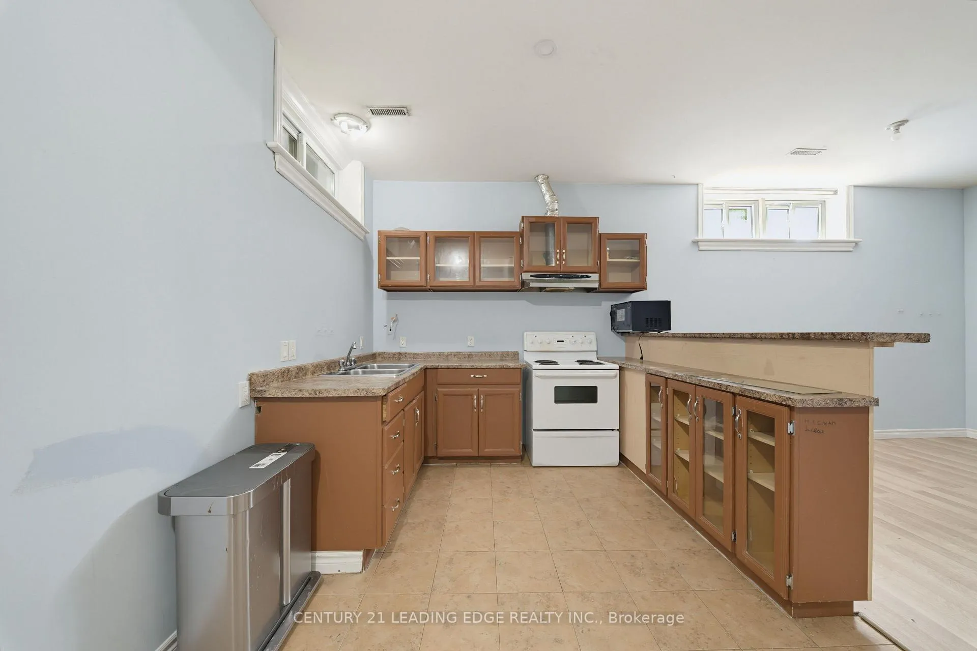 Photo 33 of 127 Elgin Drive, Brampton, Brampton South — HOMEH