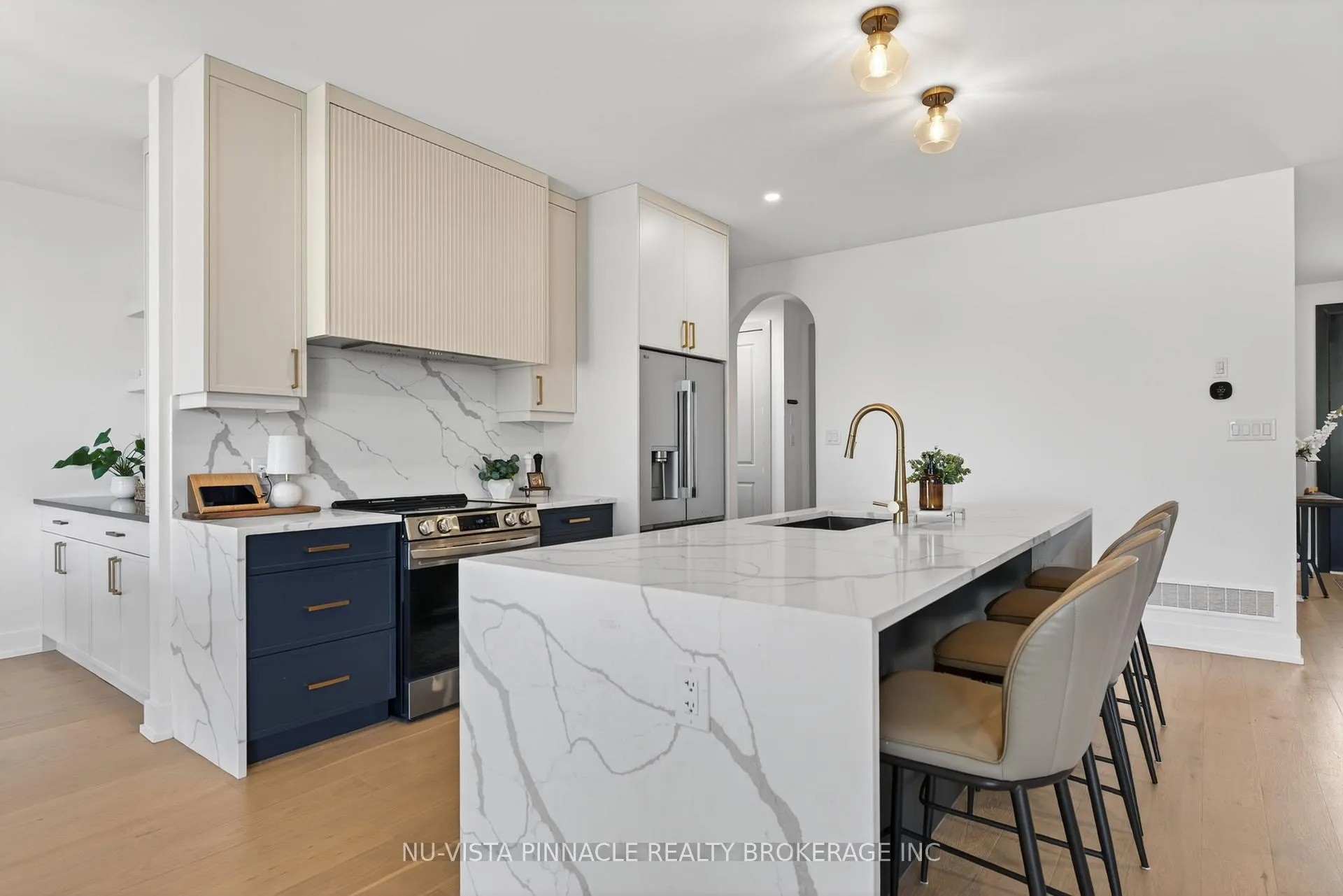 Photo 13 of 4119 Fallingbrook Road, London, South V — HOMEH