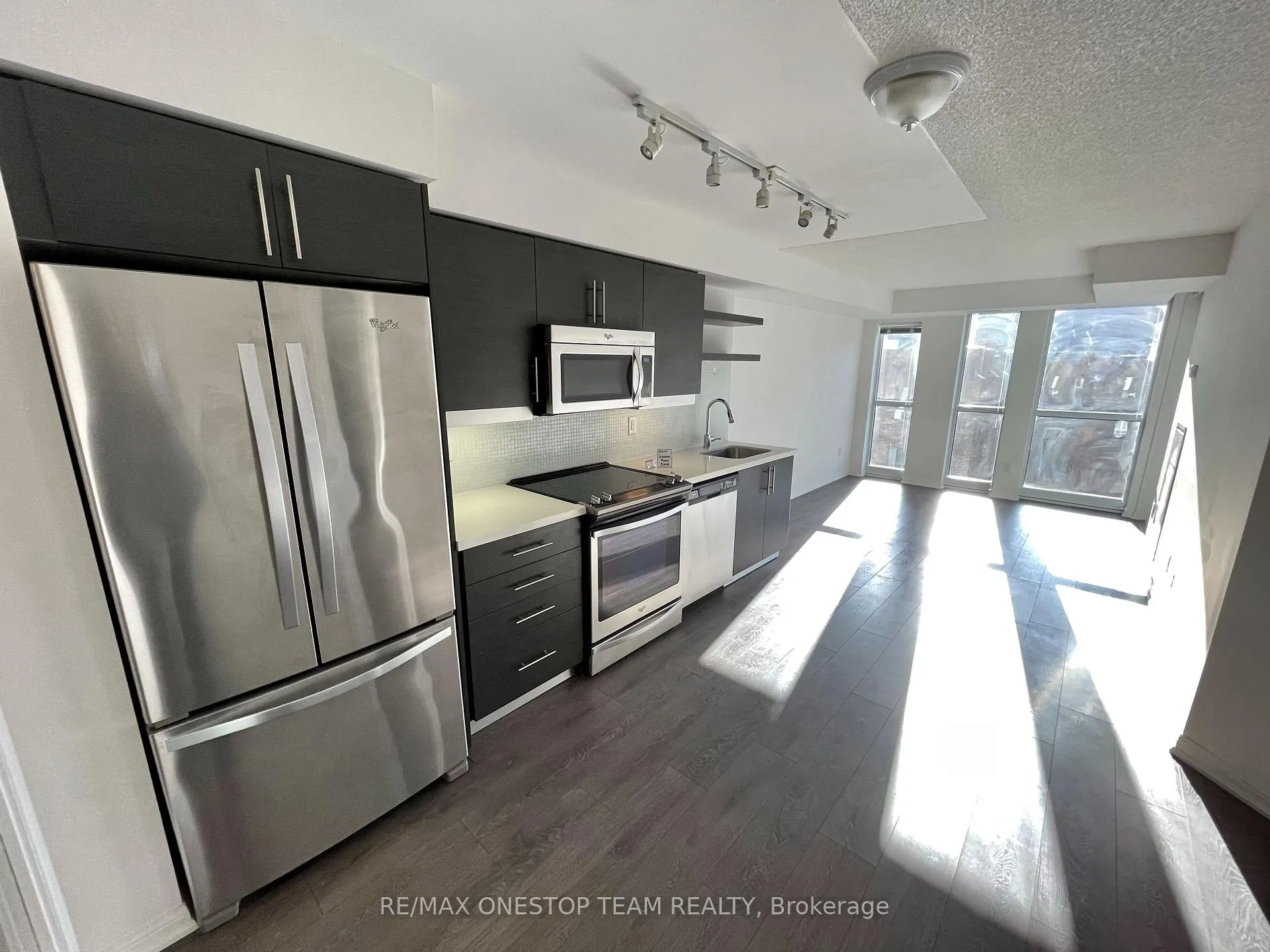 Photo 2 of Unit 808, 400 Adelaide Street E, Toronto, Moss Park — HOMEH