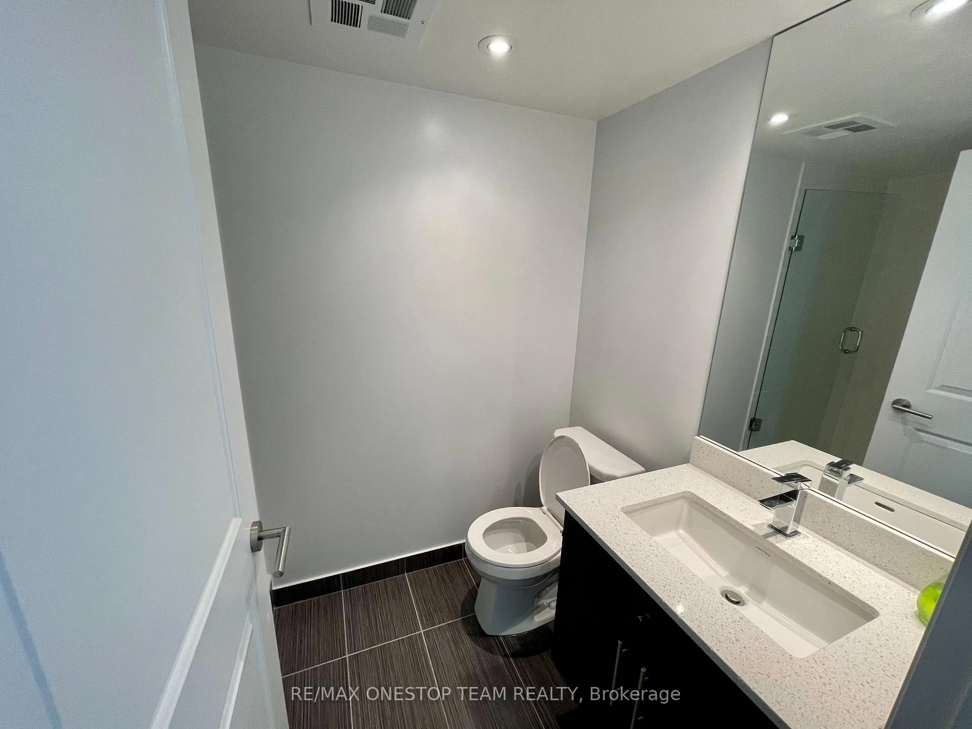 Photo 11 of Unit 808, 400 Adelaide Street E, Toronto, Moss Park — HOMEH