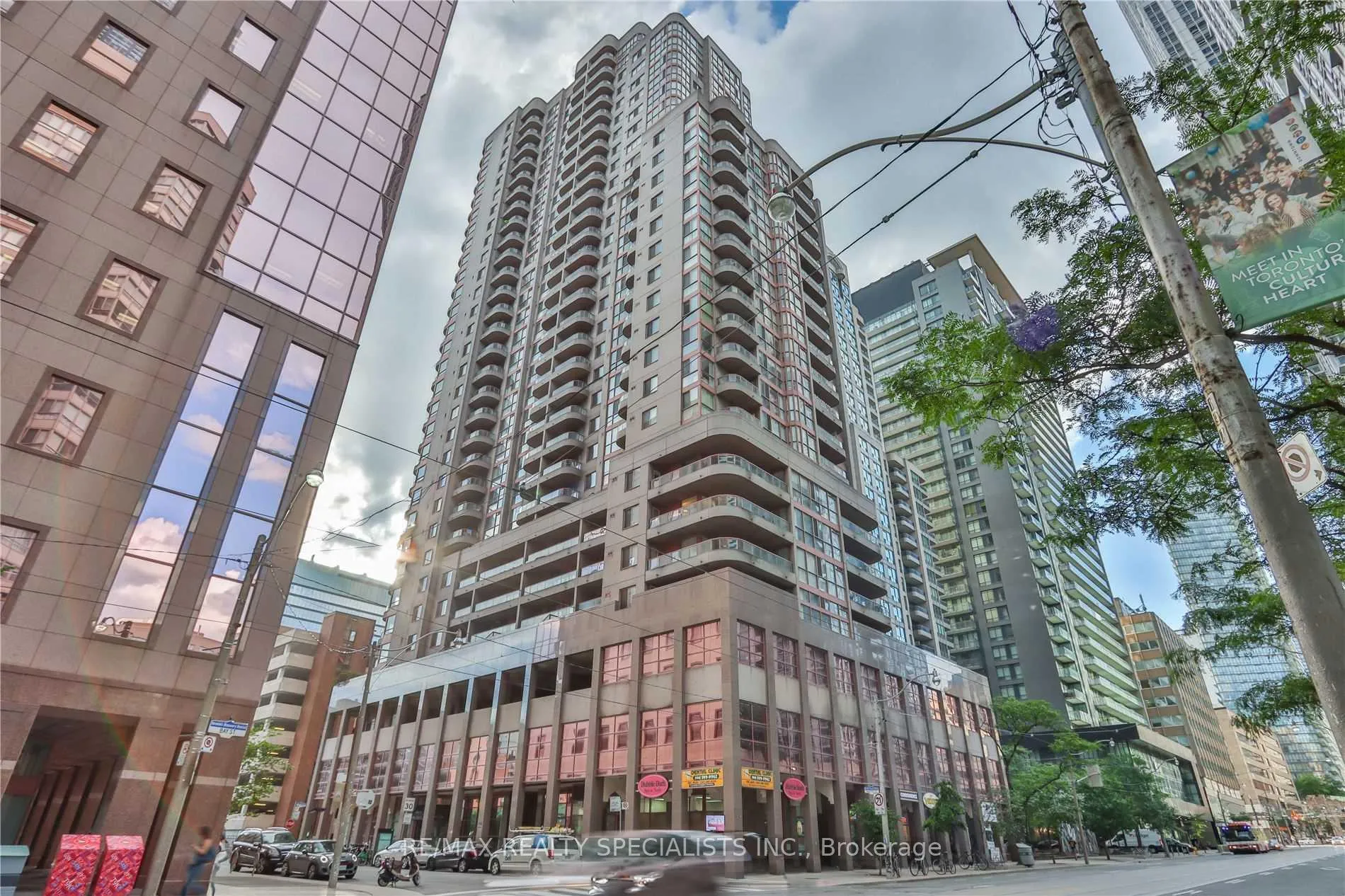 Photo 1 of Unit 712, 736 Bay Street, Toronto, Bay Street Corridor — HOMEH