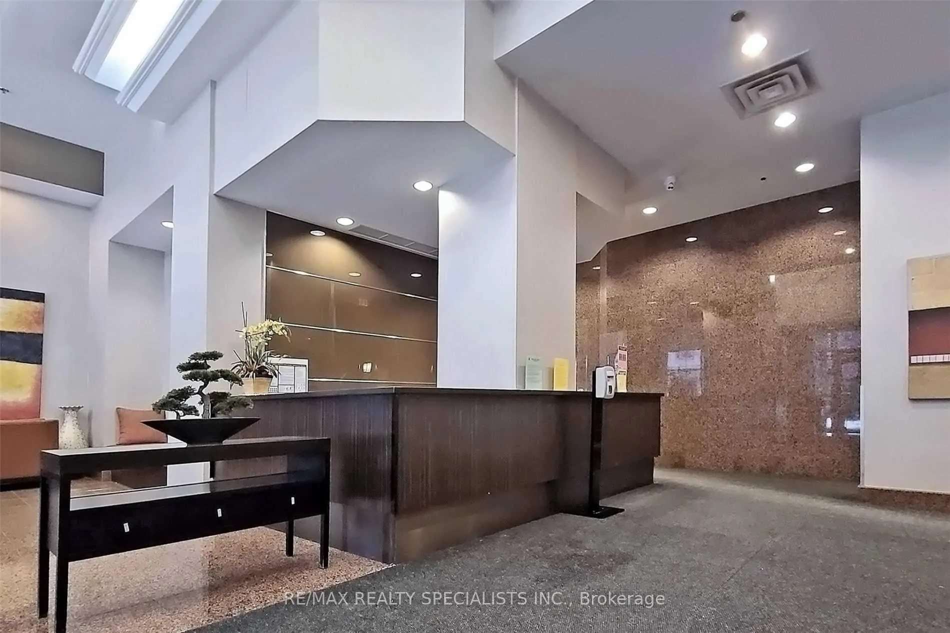 Photo 5 of Unit 712, 736 Bay Street, Toronto, Bay Street Corridor — HOMEH