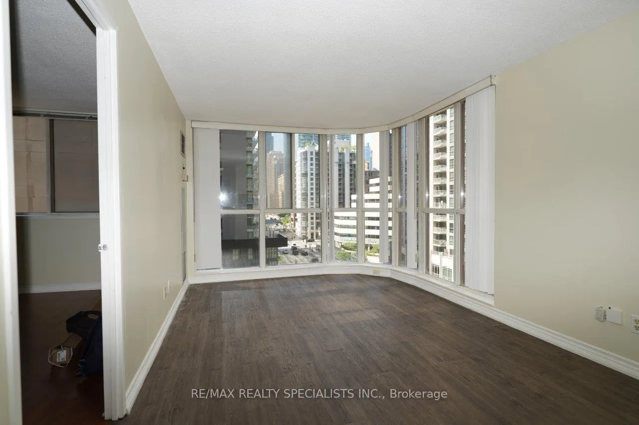 Photo 7 of Unit 712, 736 Bay Street, Toronto, Bay Street Corridor — HOMEH