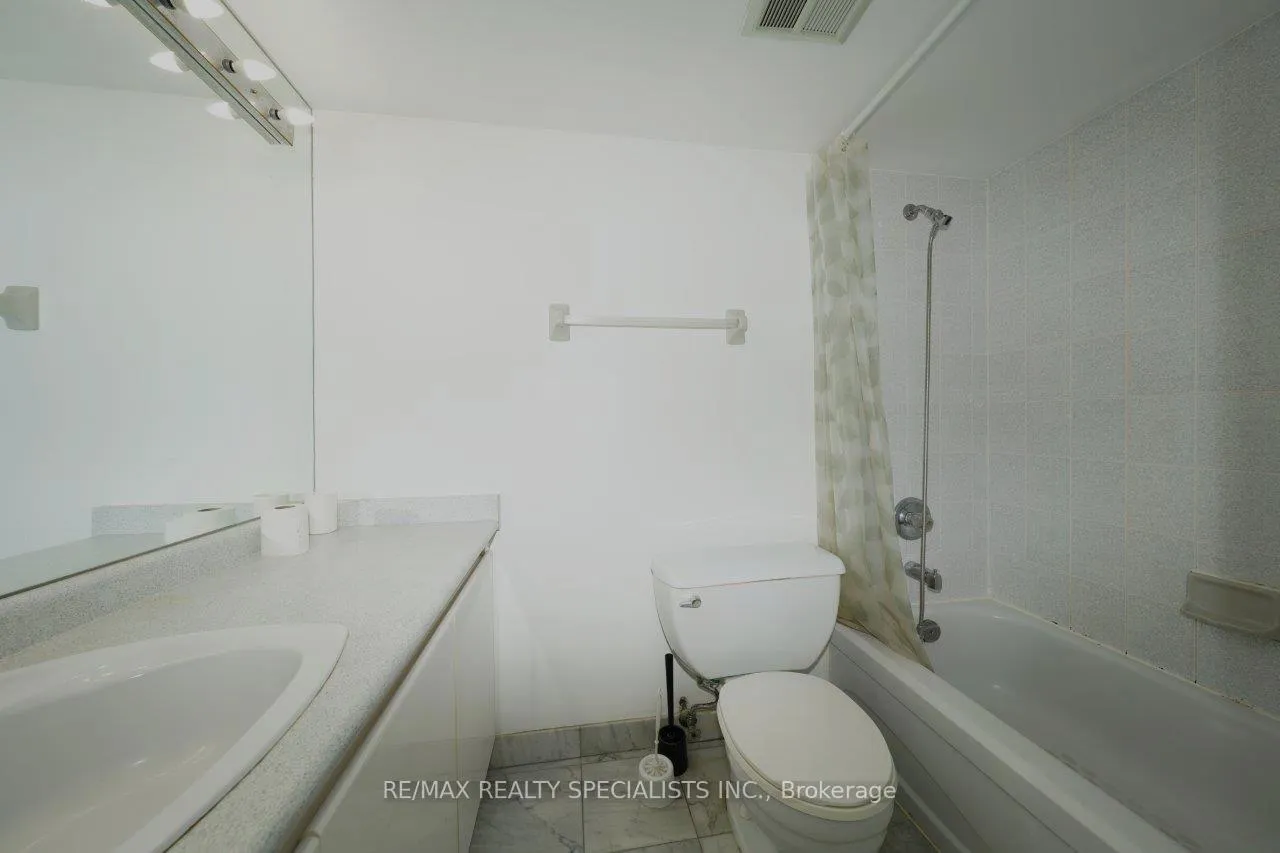 Photo 13 of Unit 712, 736 Bay Street, Toronto, Bay Street Corridor — HOMEH