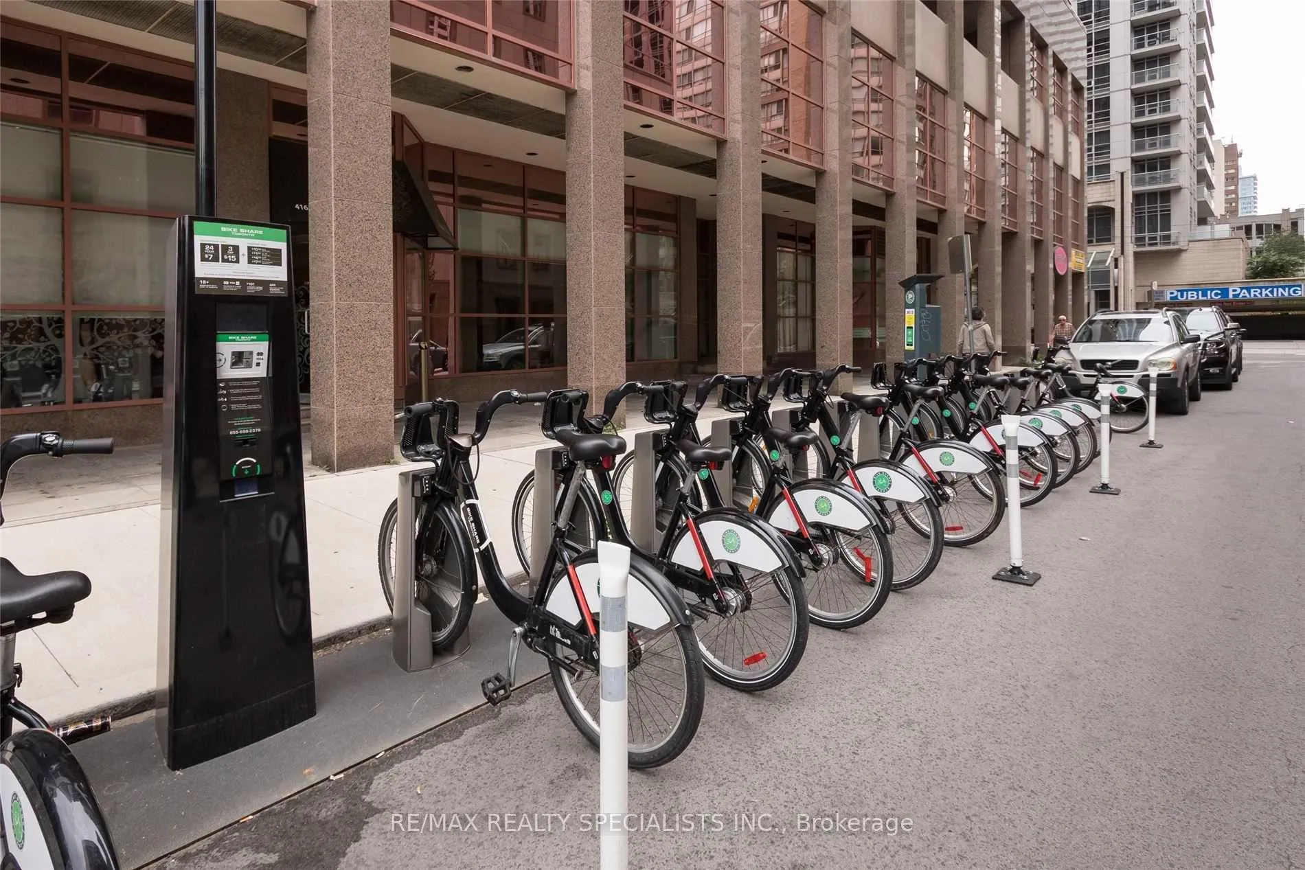 Photo 24 of Unit 712, 736 Bay Street, Toronto, Bay Street Corridor — HOMEH