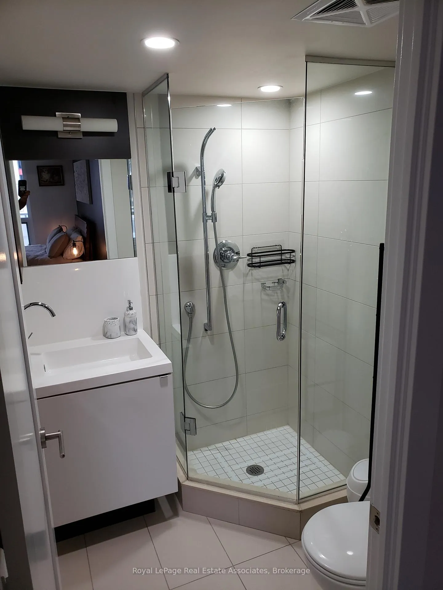 Photo 8 of Unit 611, 300 Front Street W, Toronto, Waterfront Communities — HOMEH
