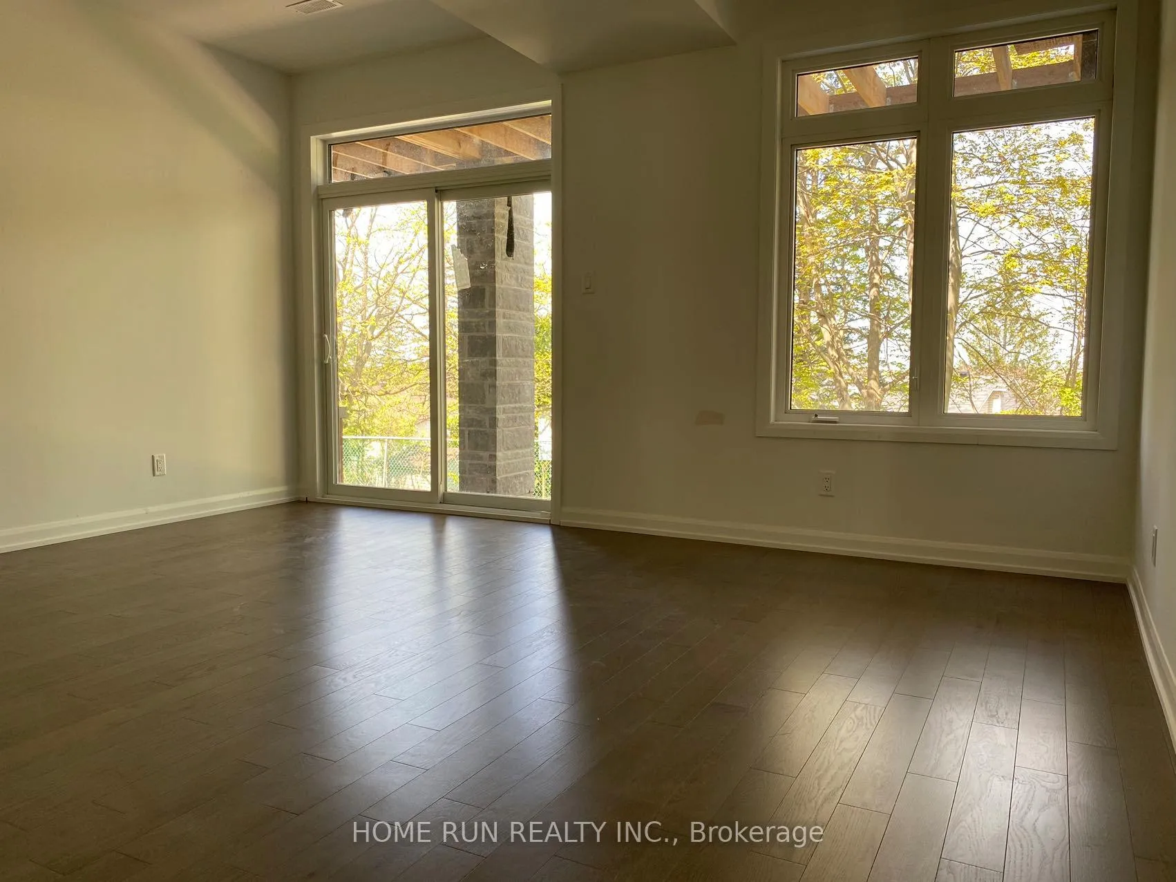 Photo 3 of 577 Halo Private, Ottawa, Chapel Hill — HOMEH