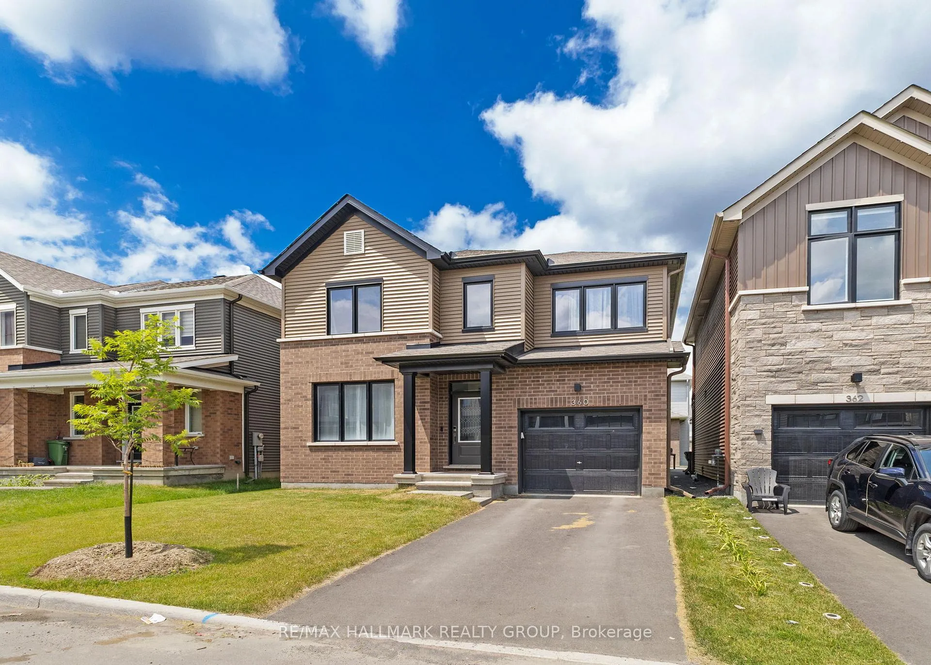 Photo 2 of 360 Peninsula Road, Ottawa, Barrhaven - Heritage Park — HOMEH