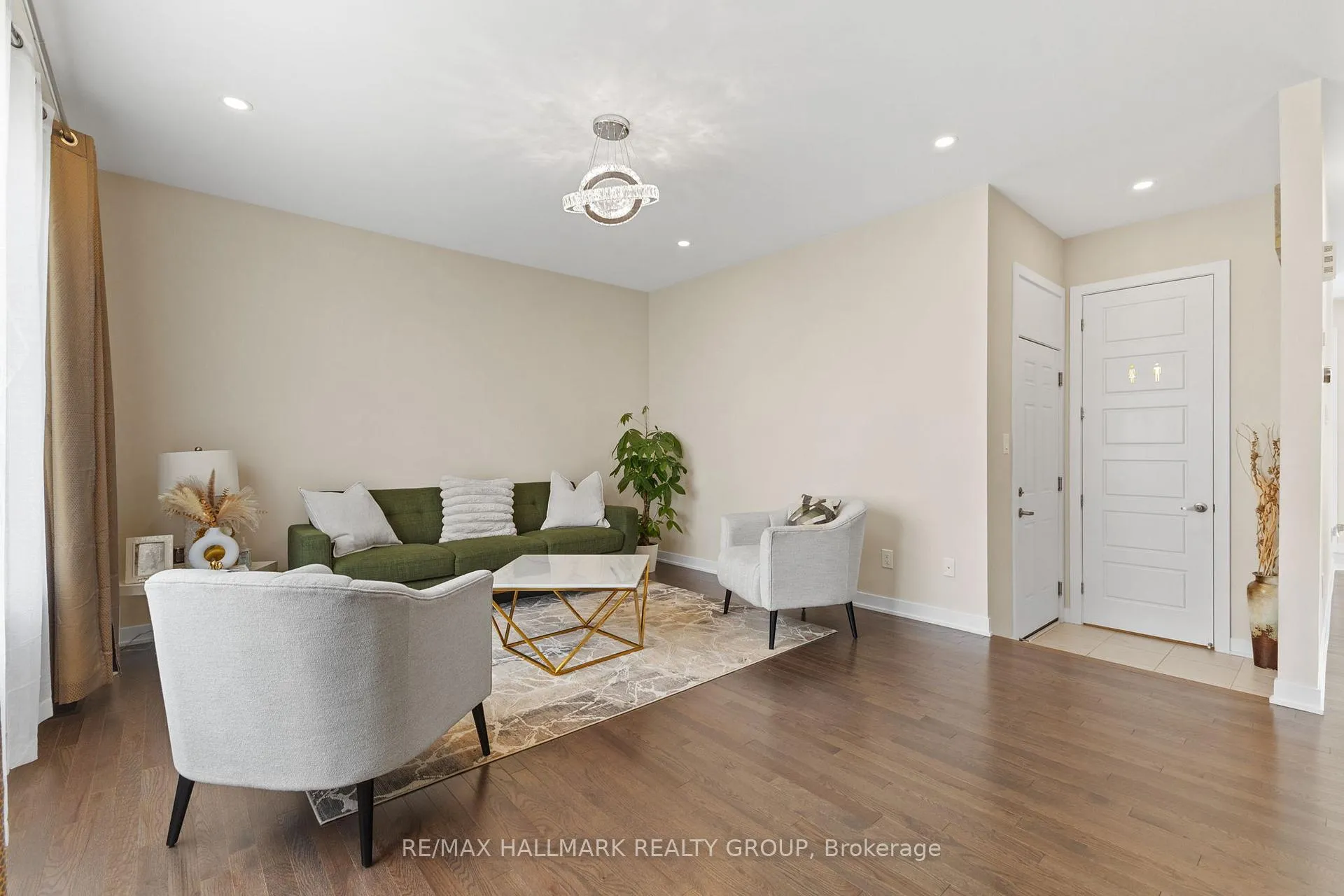 Photo 10 of 360 Peninsula Road, Ottawa, Barrhaven - Heritage Park — HOMEH