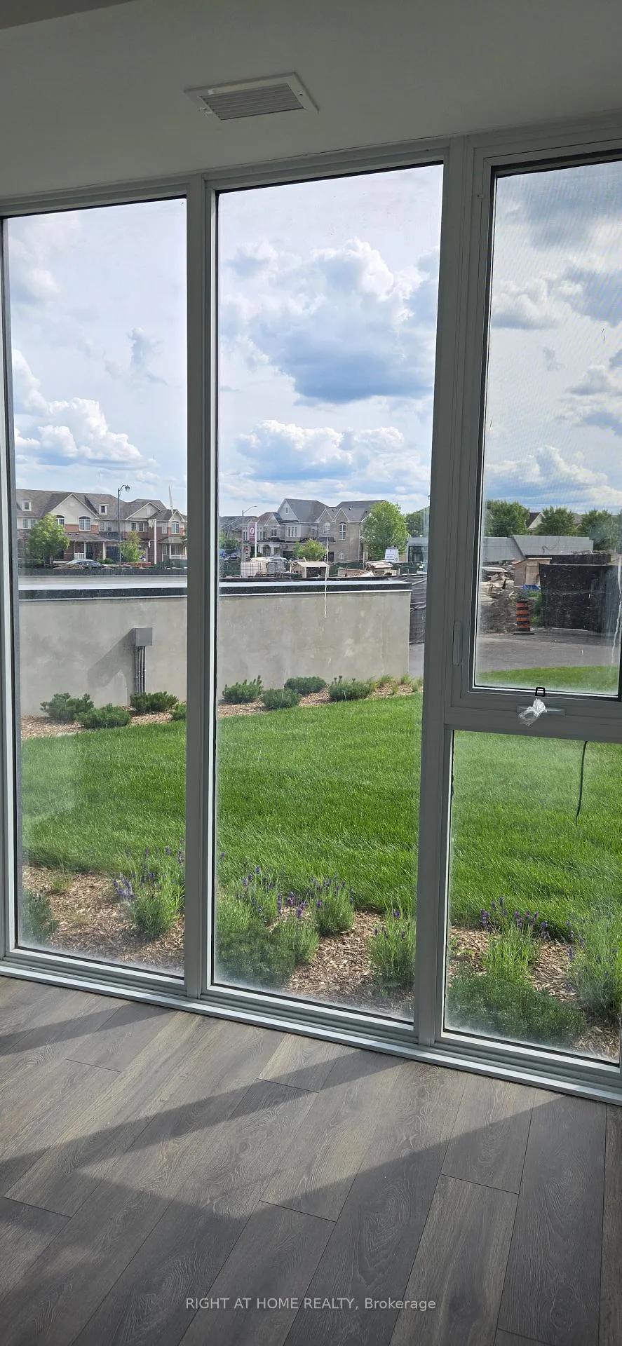 Photo 6 of Unit 127, 4878 Powers Common, Burlington, Alton — HOMEH