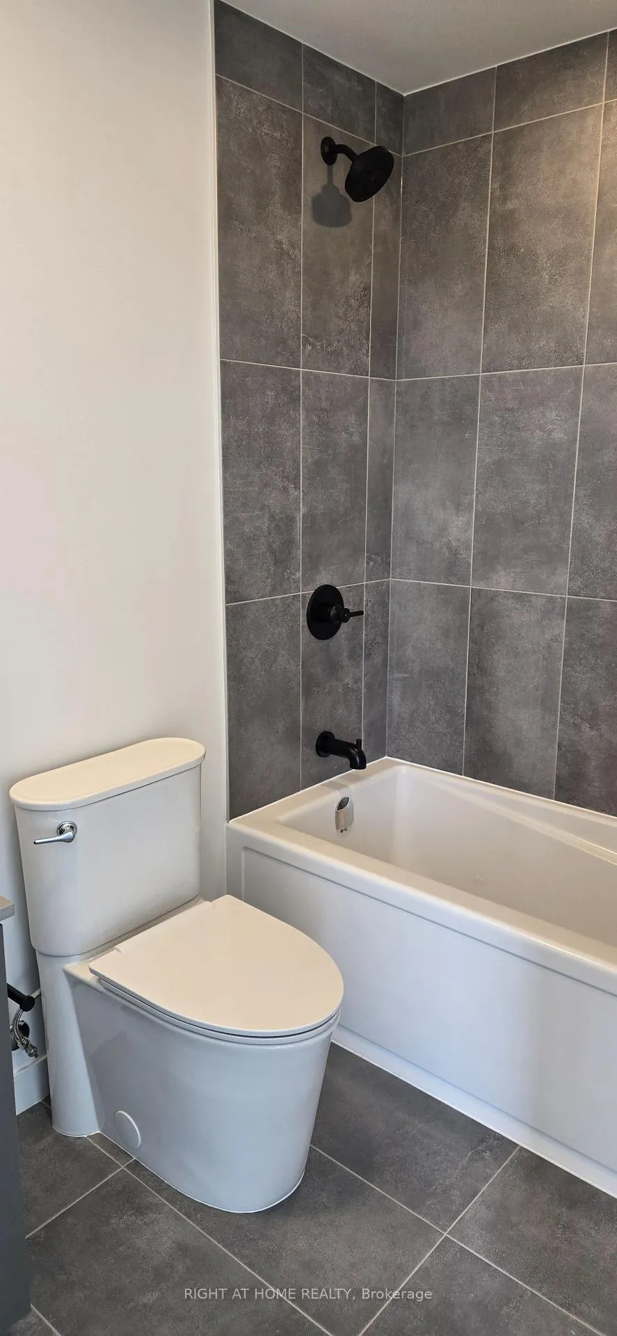 Photo 7 of Unit 127, 4878 Powers Common, Burlington, Alton — HOMEH