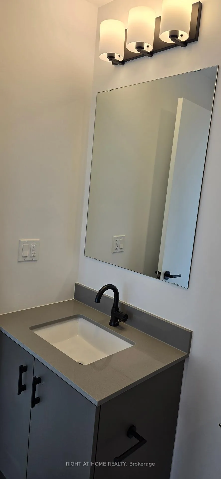 Photo 8 of Unit 127, 4878 Powers Common, Burlington, Alton — HOMEH