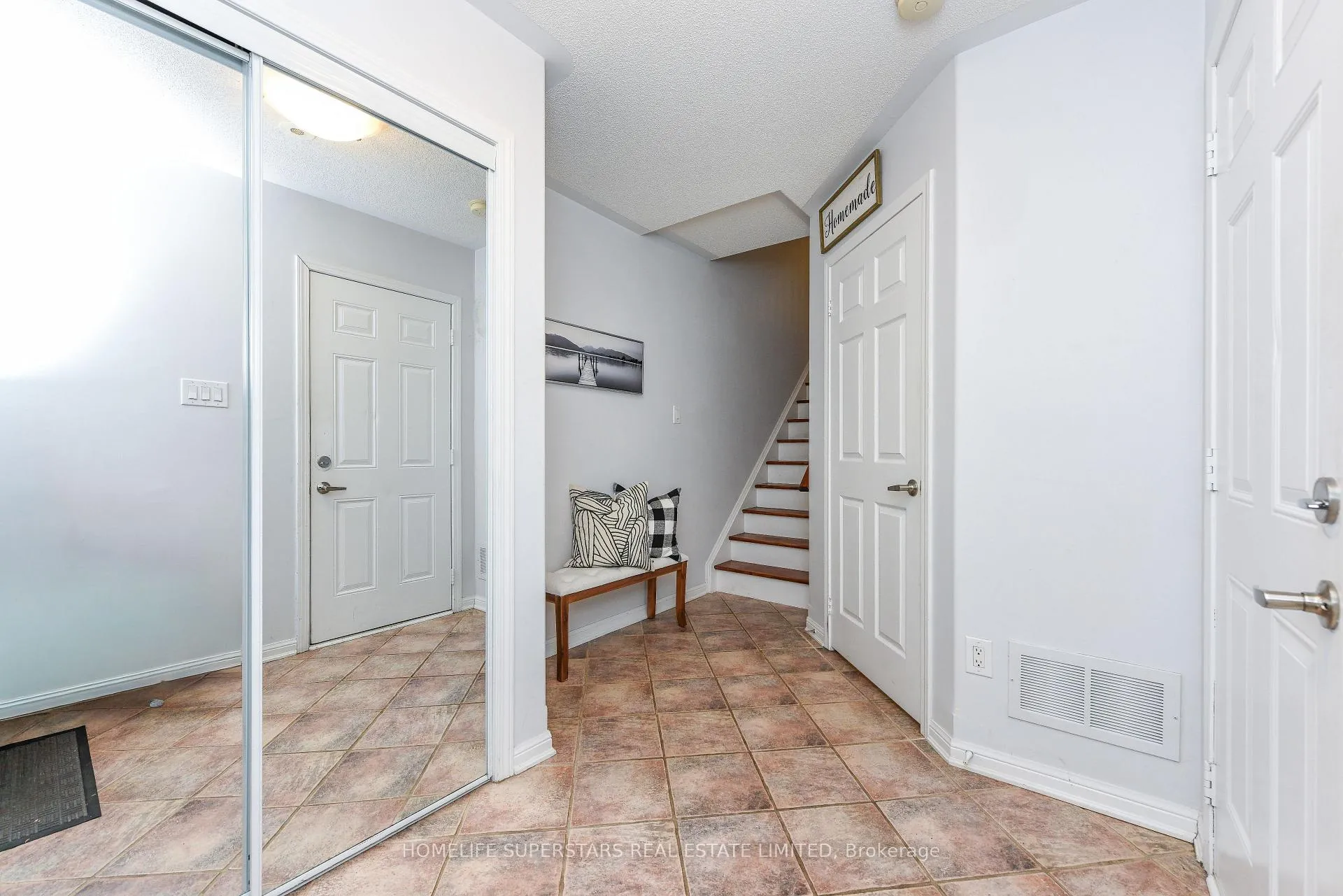 Photo 4 of 772 Shortreed Crescent, Milton, Coates — HOMEH
