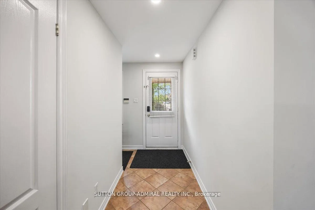 Photo 3 of 152 Maple Sugar Lane, Vaughan, Patterson — HOMEH