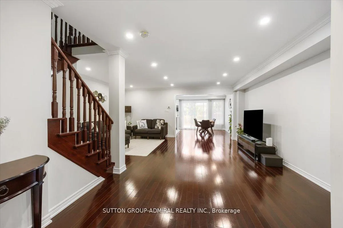 Photo 4 of 152 Maple Sugar Lane, Vaughan, Patterson — HOMEH