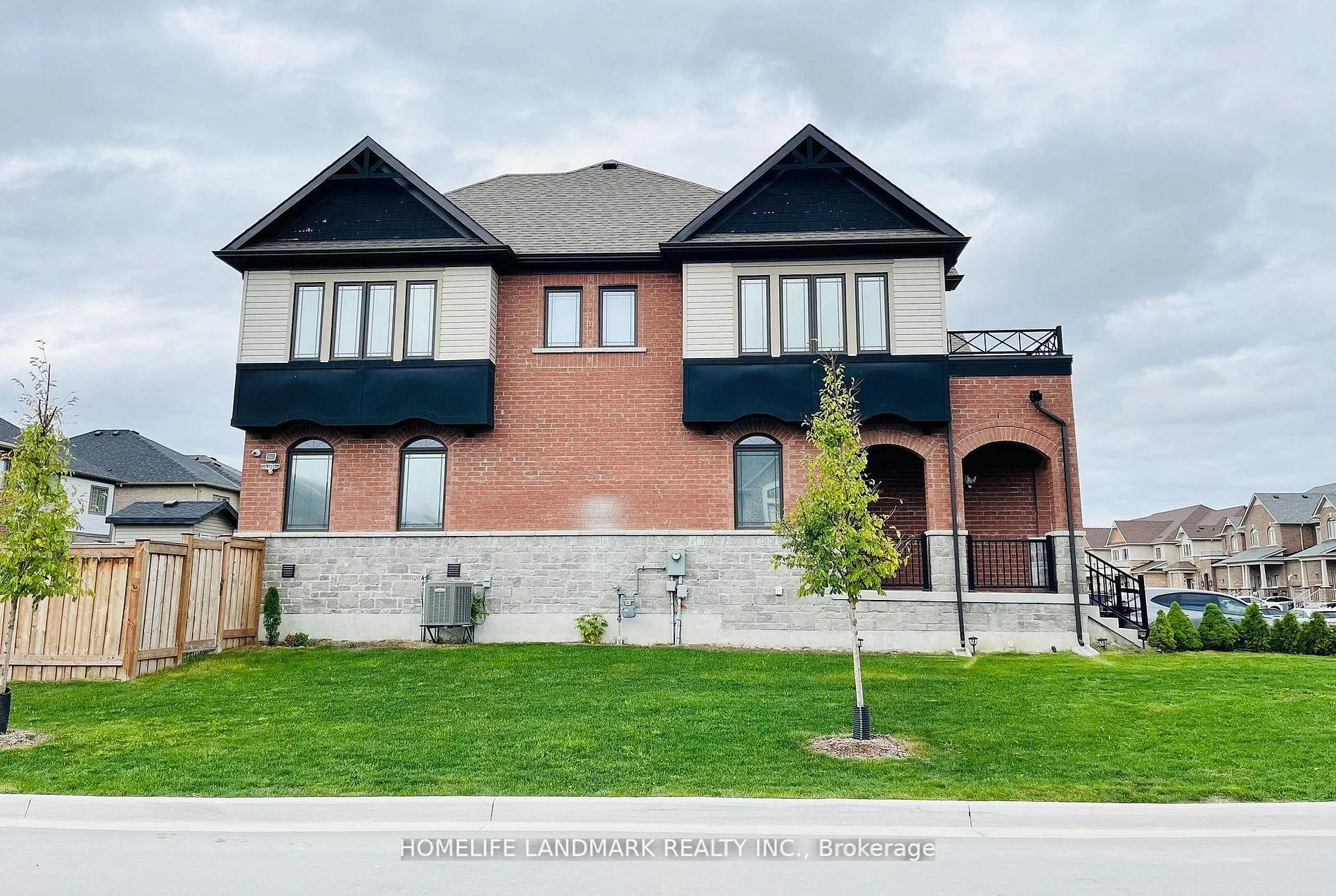 Photo 3 of 43 Lorne Thomas Place, New Tecumseth, Rural New Tecumseth — HOMEH