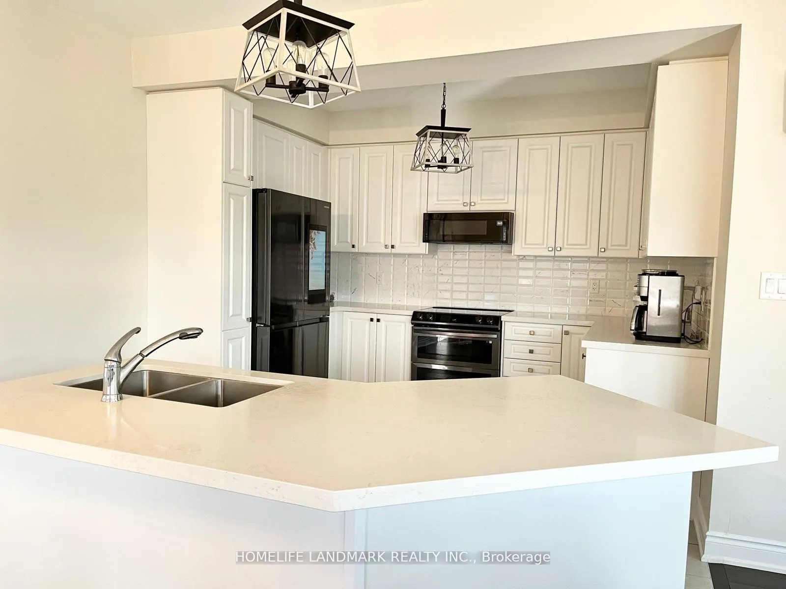 Photo 4 of 43 Lorne Thomas Place, New Tecumseth, Rural New Tecumseth — HOMEH