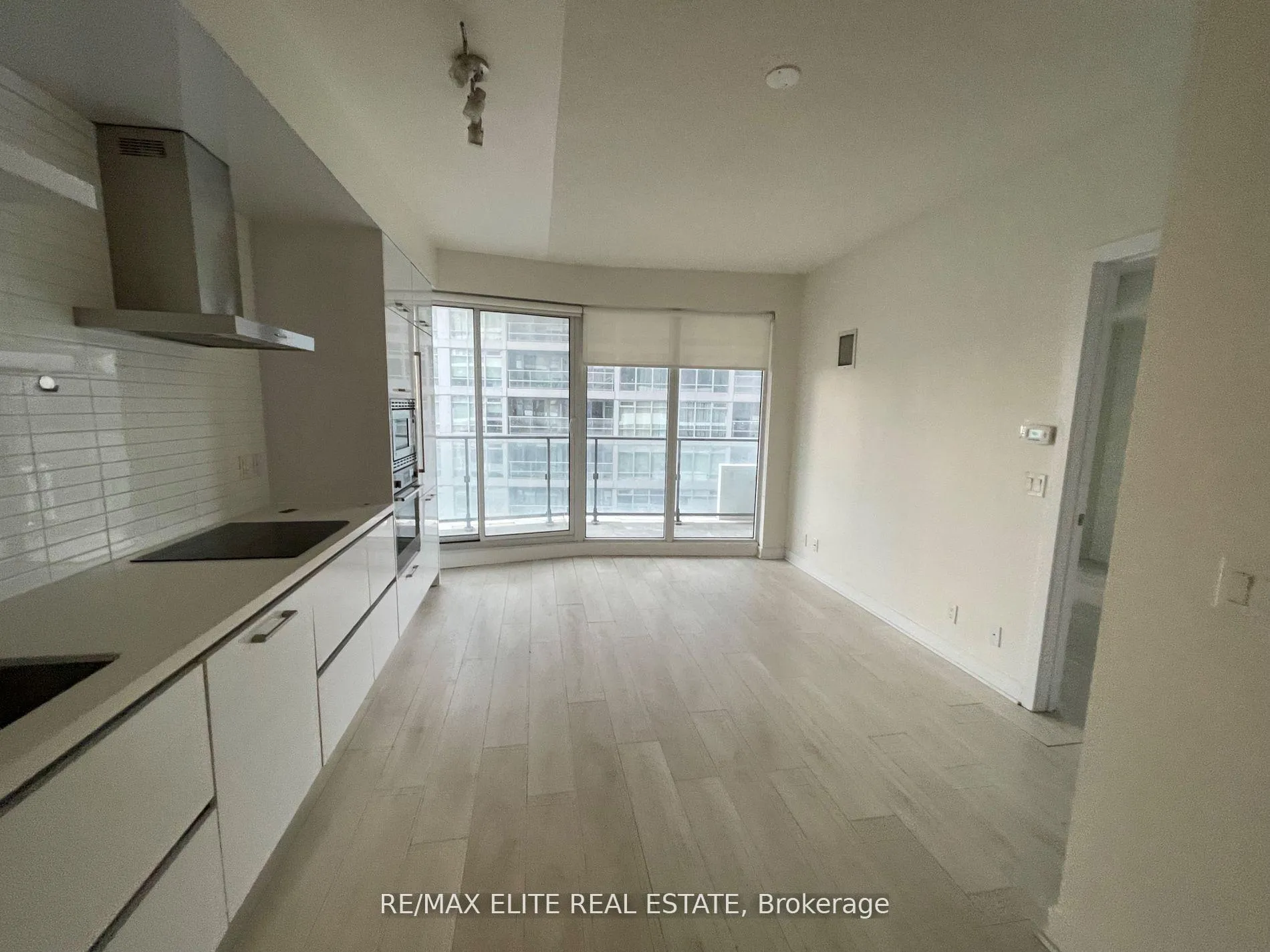 Photo 3 of Unit 1105, 2221 Yonge Street, Toronto, Mount Pleasant West — HOMEH