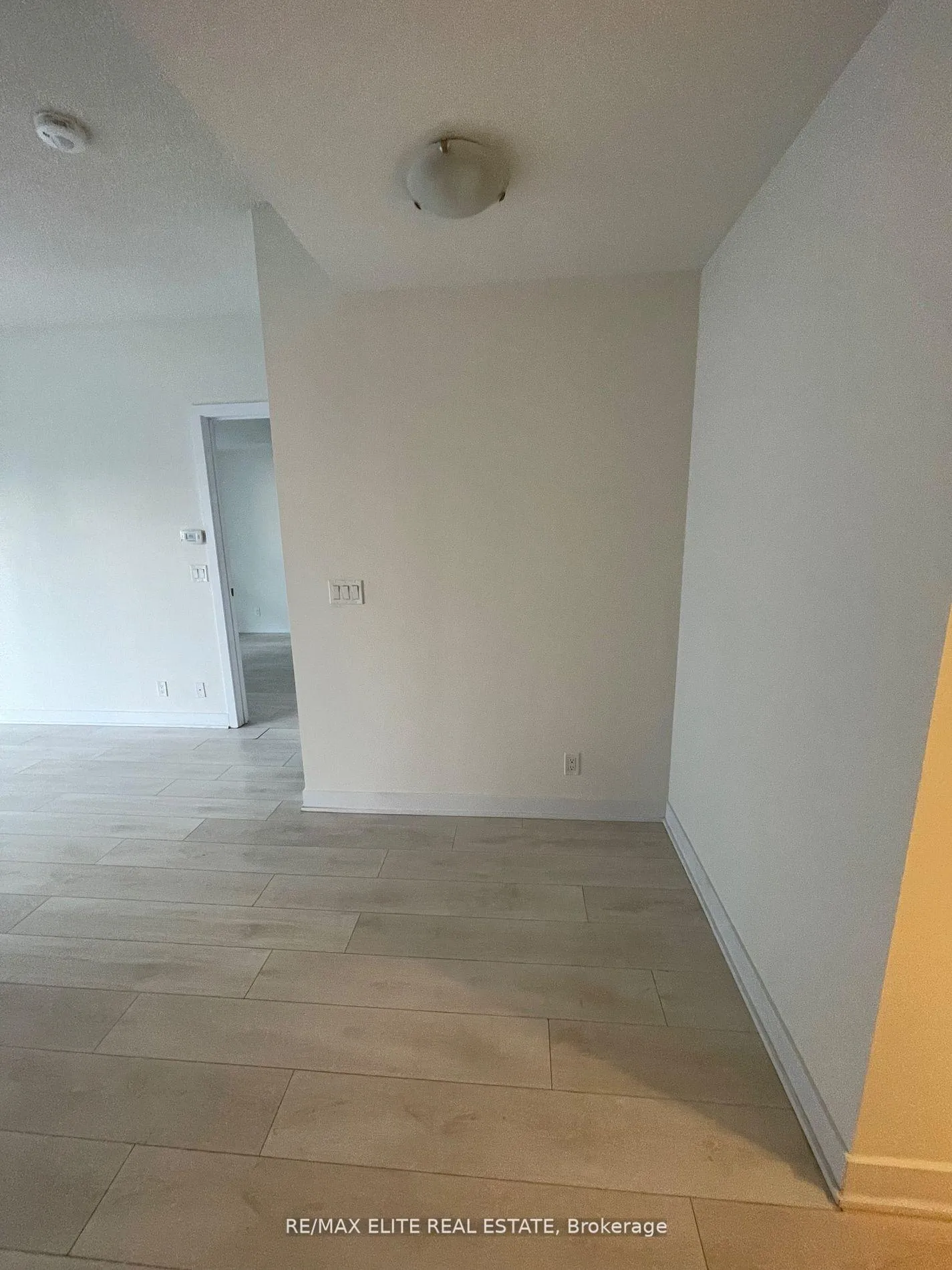 Photo 5 of Unit 1105, 2221 Yonge Street, Toronto, Mount Pleasant West — HOMEH