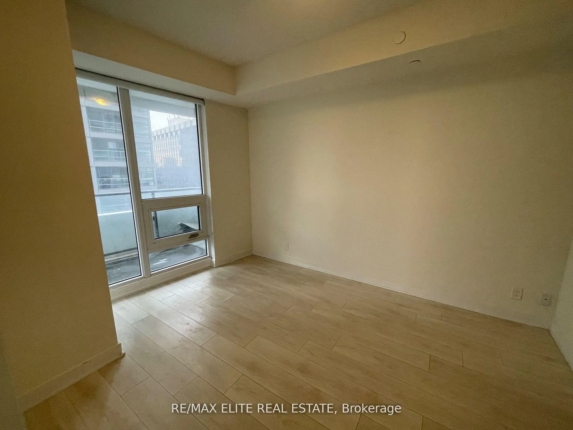 Photo 7 of Unit 1105, 2221 Yonge Street, Toronto, Mount Pleasant West — HOMEH