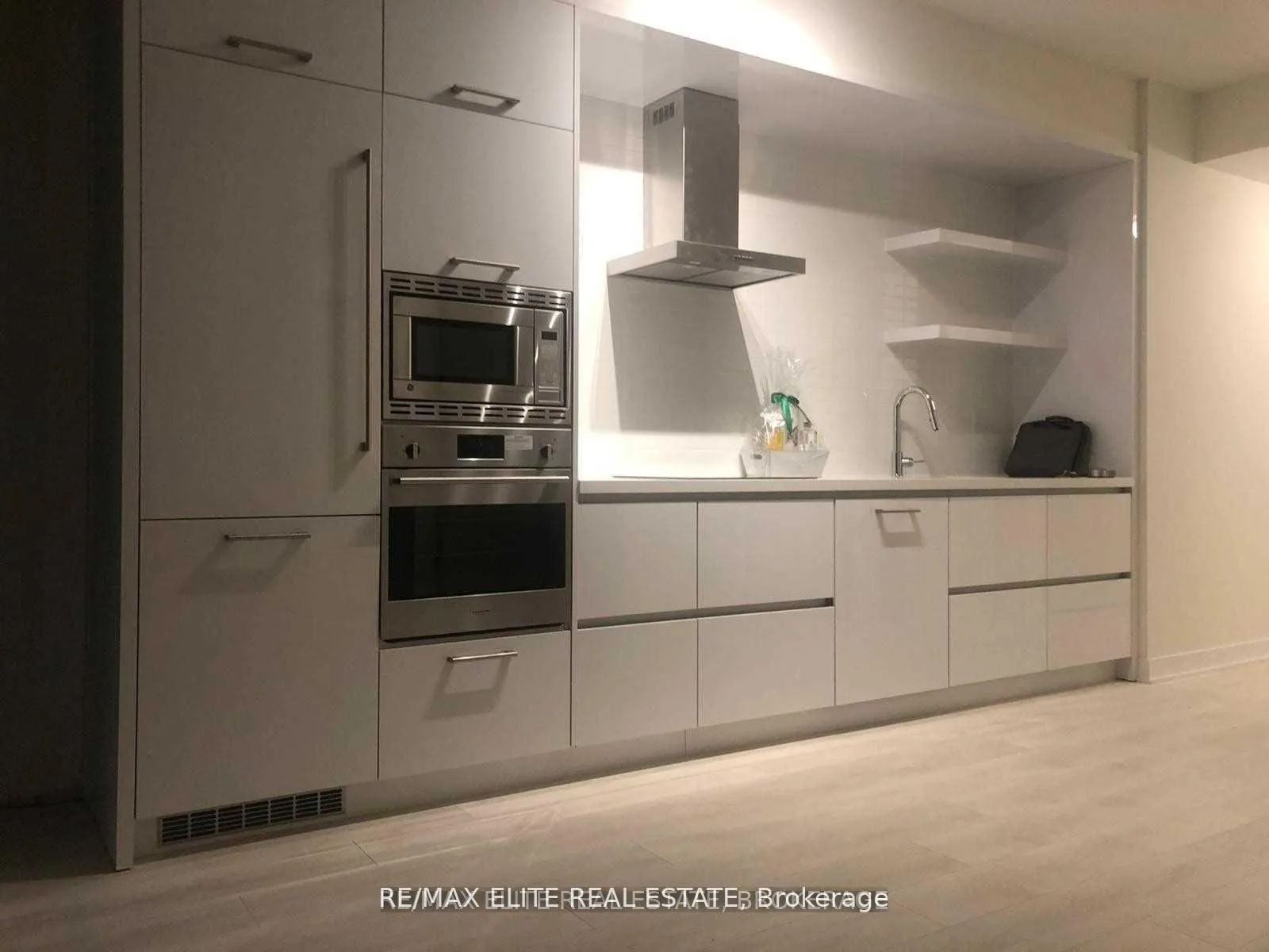 Photo 3 of Unit 3606, 2221 Yonge Street, Toronto, Mount Pleasant West — HOMEH