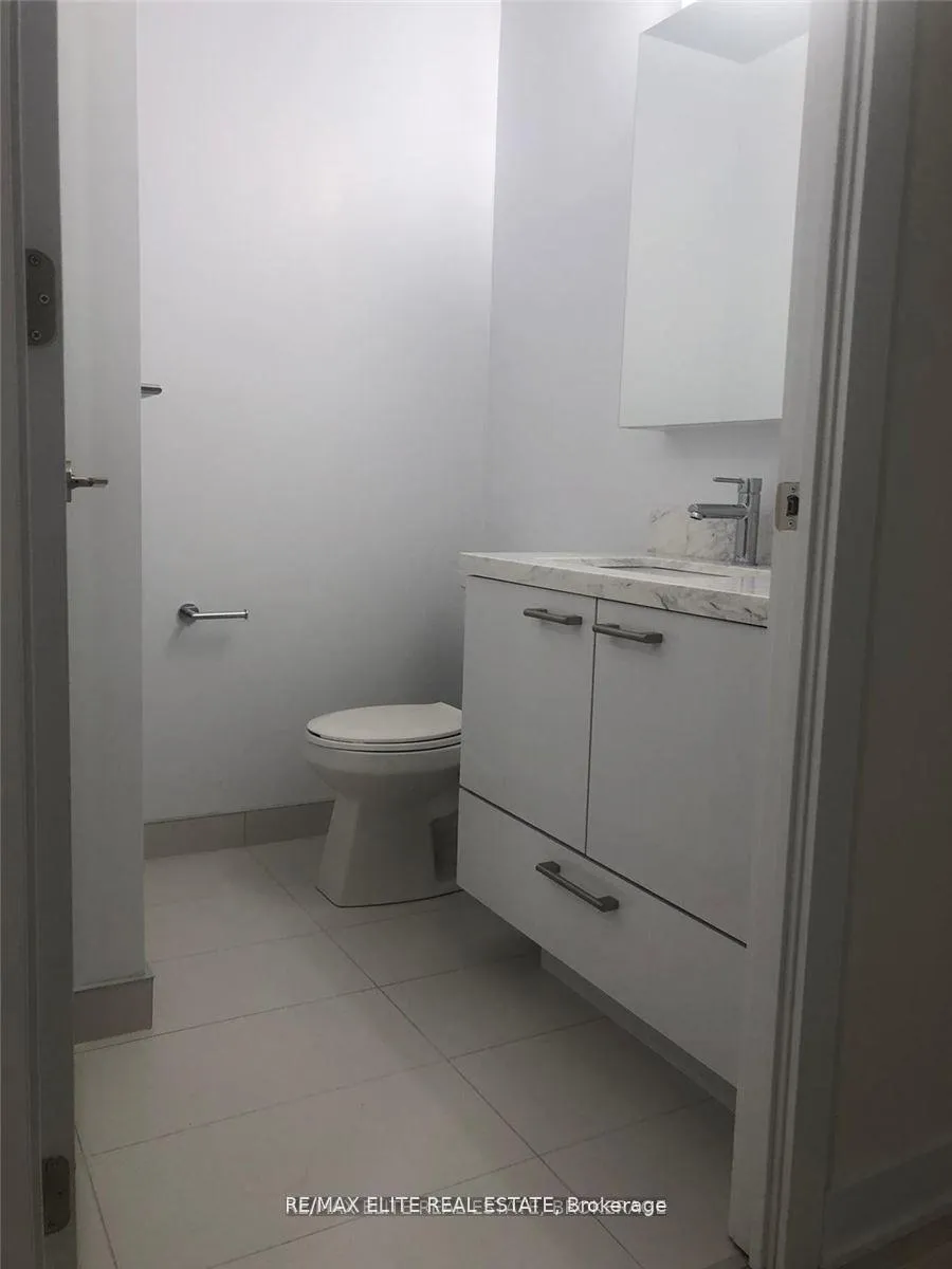 Photo 4 of Unit 3606, 2221 Yonge Street, Toronto, Mount Pleasant West — HOMEH