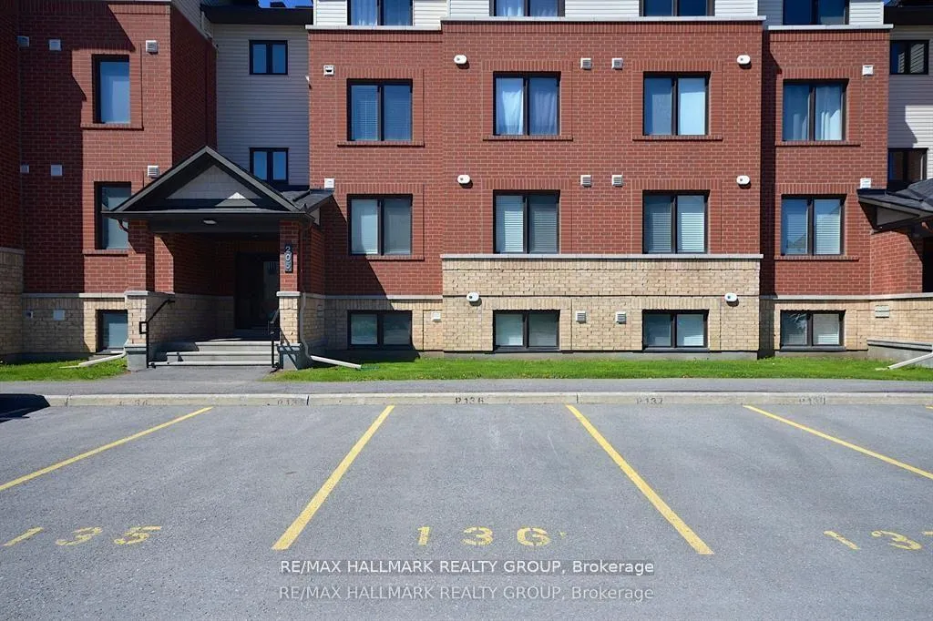 Photo 2 of Unit 2, 205 Bluestone Private, Ottawa, Avalon West — HOMEH