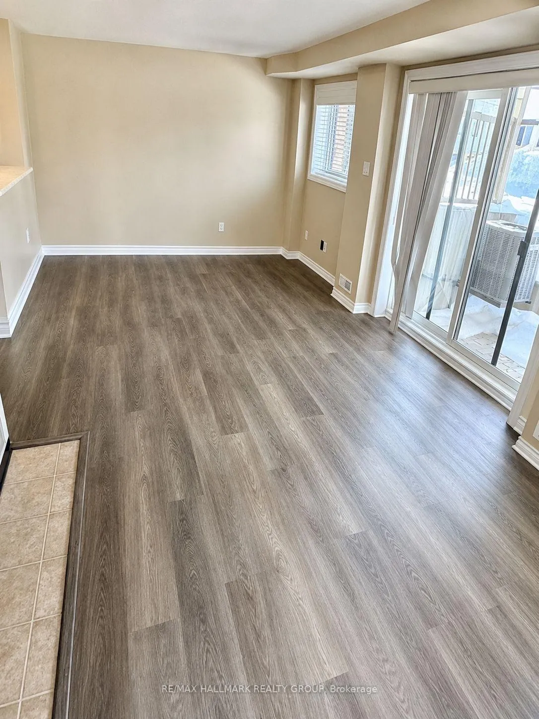 Photo 9 of Unit 2, 205 Bluestone Private, Ottawa, Avalon West — HOMEH