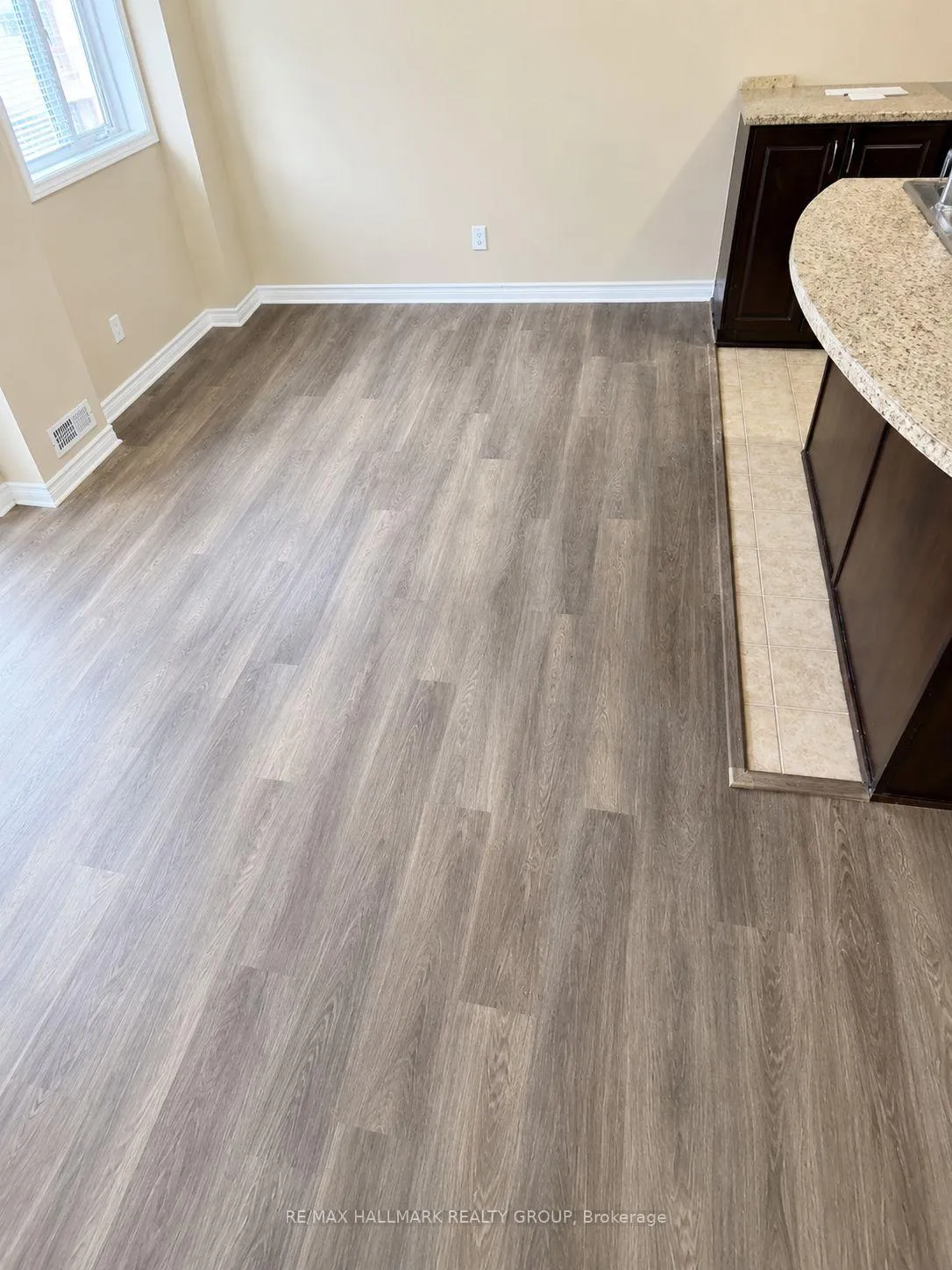 Photo 12 of Unit 2, 205 Bluestone Private, Ottawa, Avalon West — HOMEH