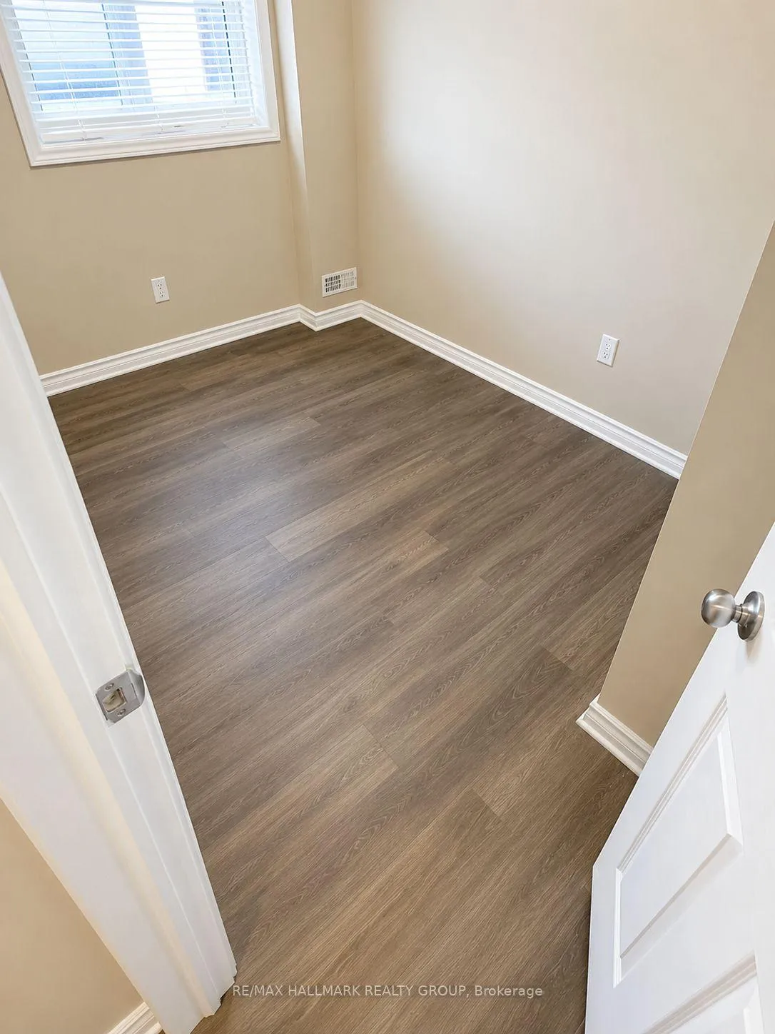 Photo 17 of Unit 2, 205 Bluestone Private, Ottawa, Avalon West — HOMEH