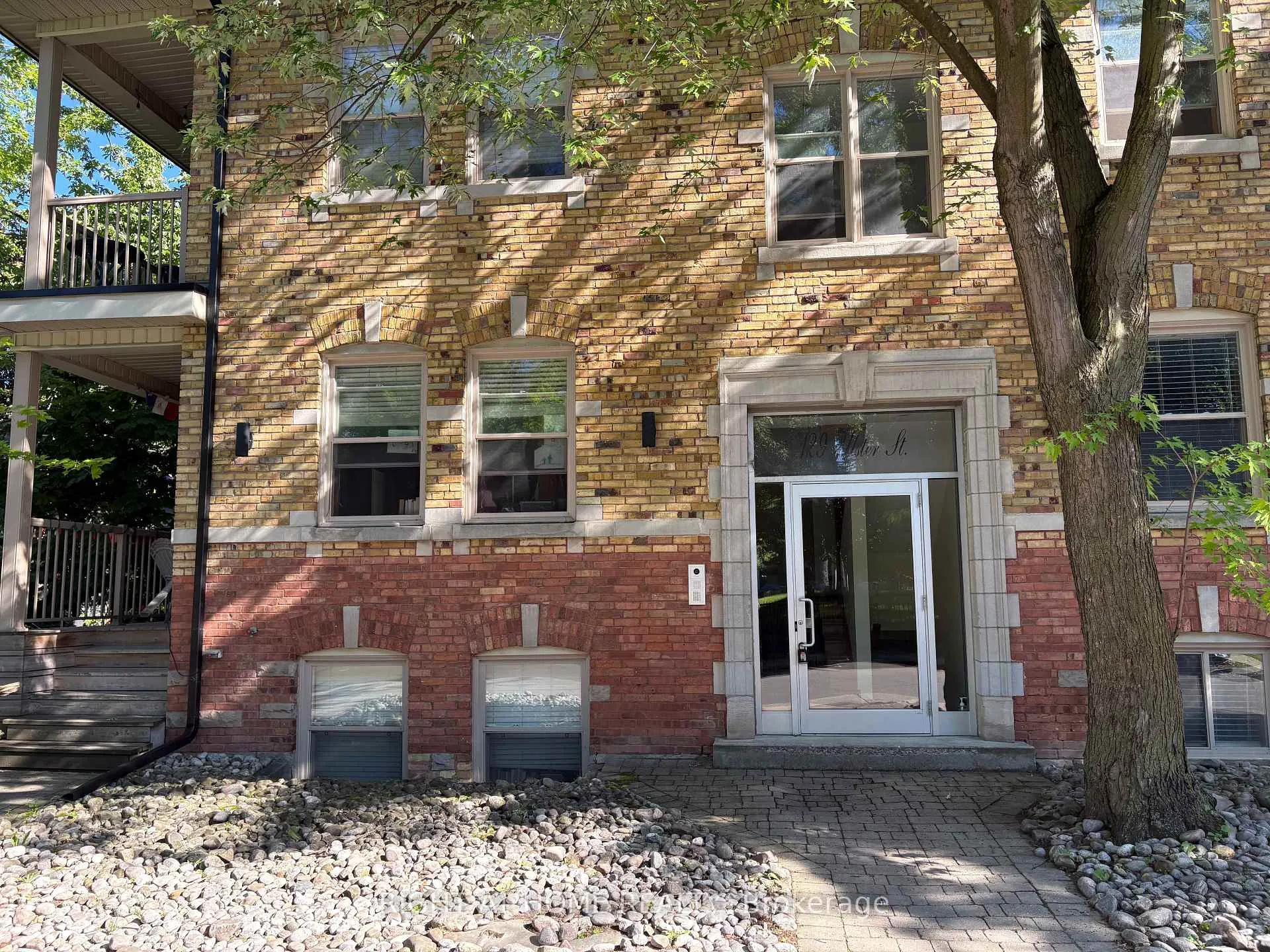 Photo 2 of Unit 3, 129 Ulster Street, Toronto, Palmerston-Little Italy — HOMEH