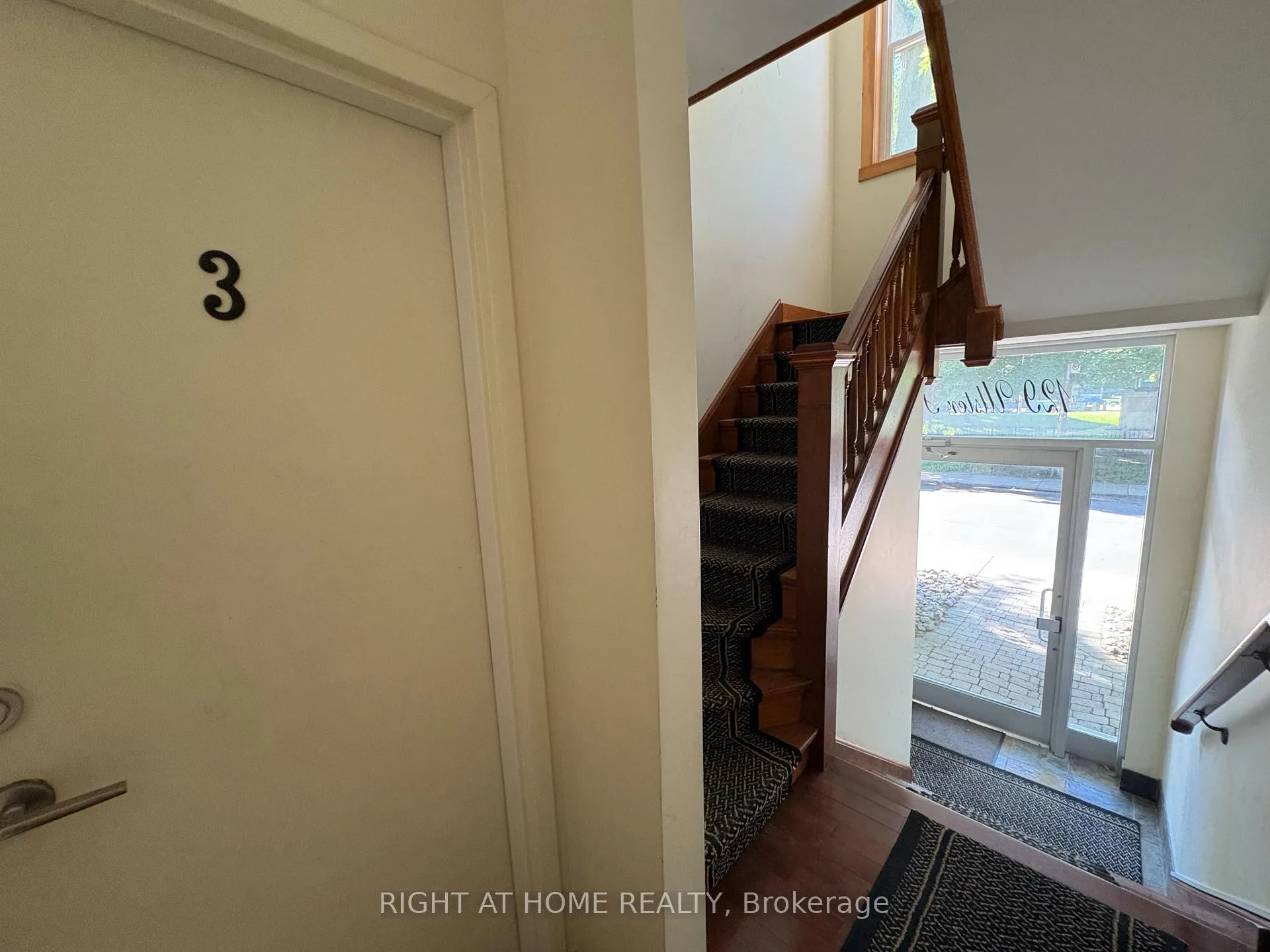 Photo 5 of Unit 3, 129 Ulster Street, Toronto, Palmerston-Little Italy — HOMEH
