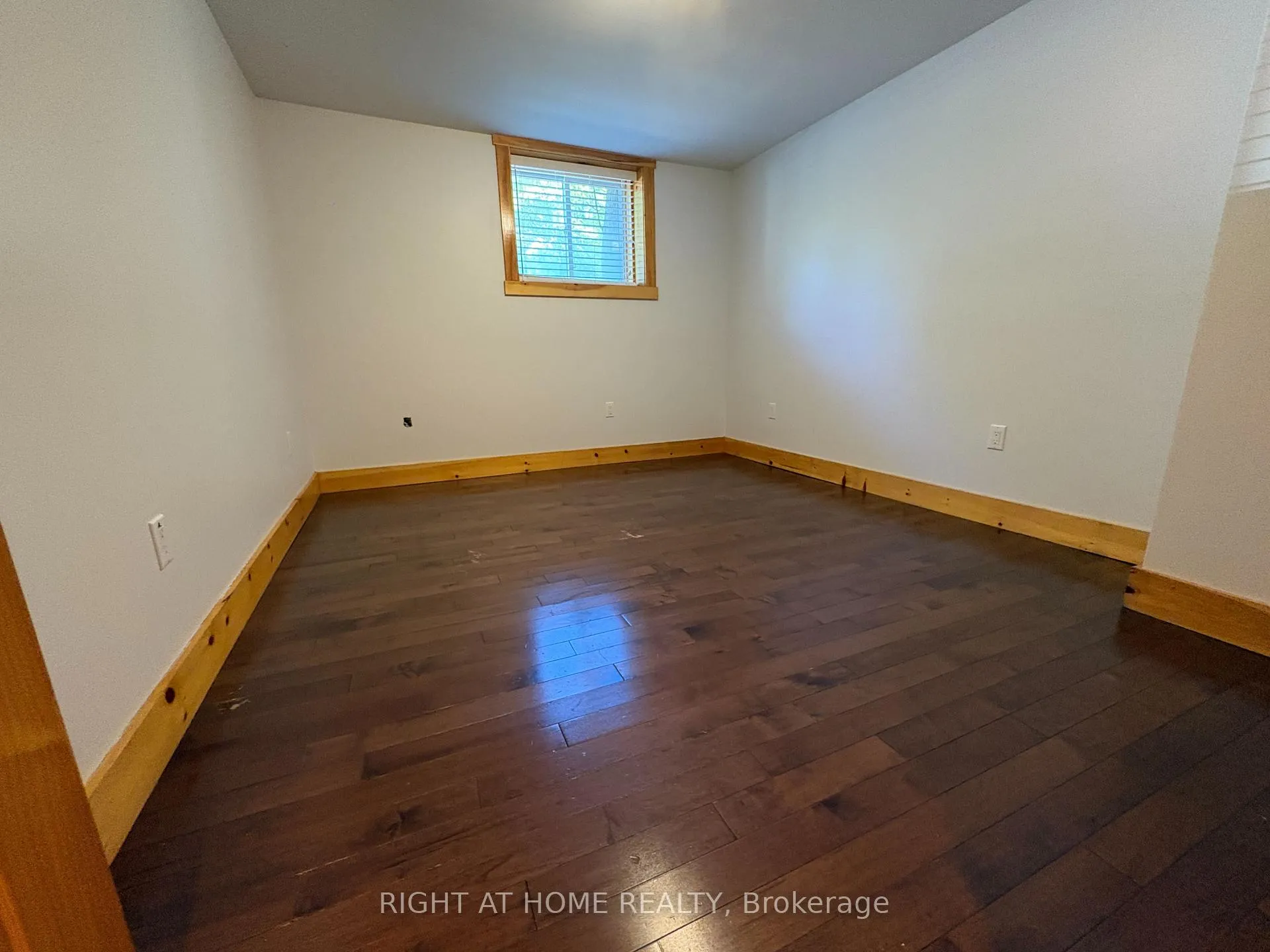 Photo 13 of Unit 3, 129 Ulster Street, Toronto, Palmerston-Little Italy — HOMEH