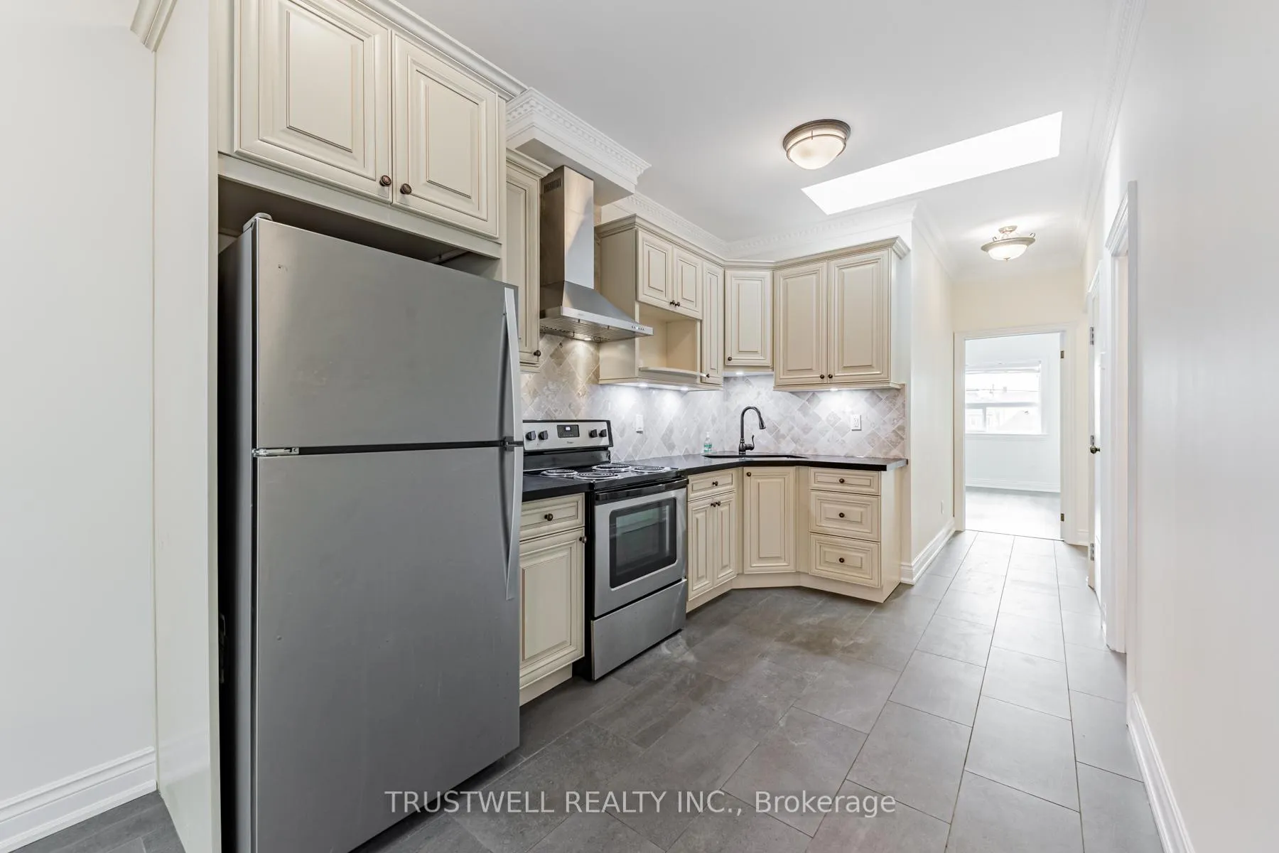 Photo 57 of 142 Borden Street, Toronto, University — HOMEH