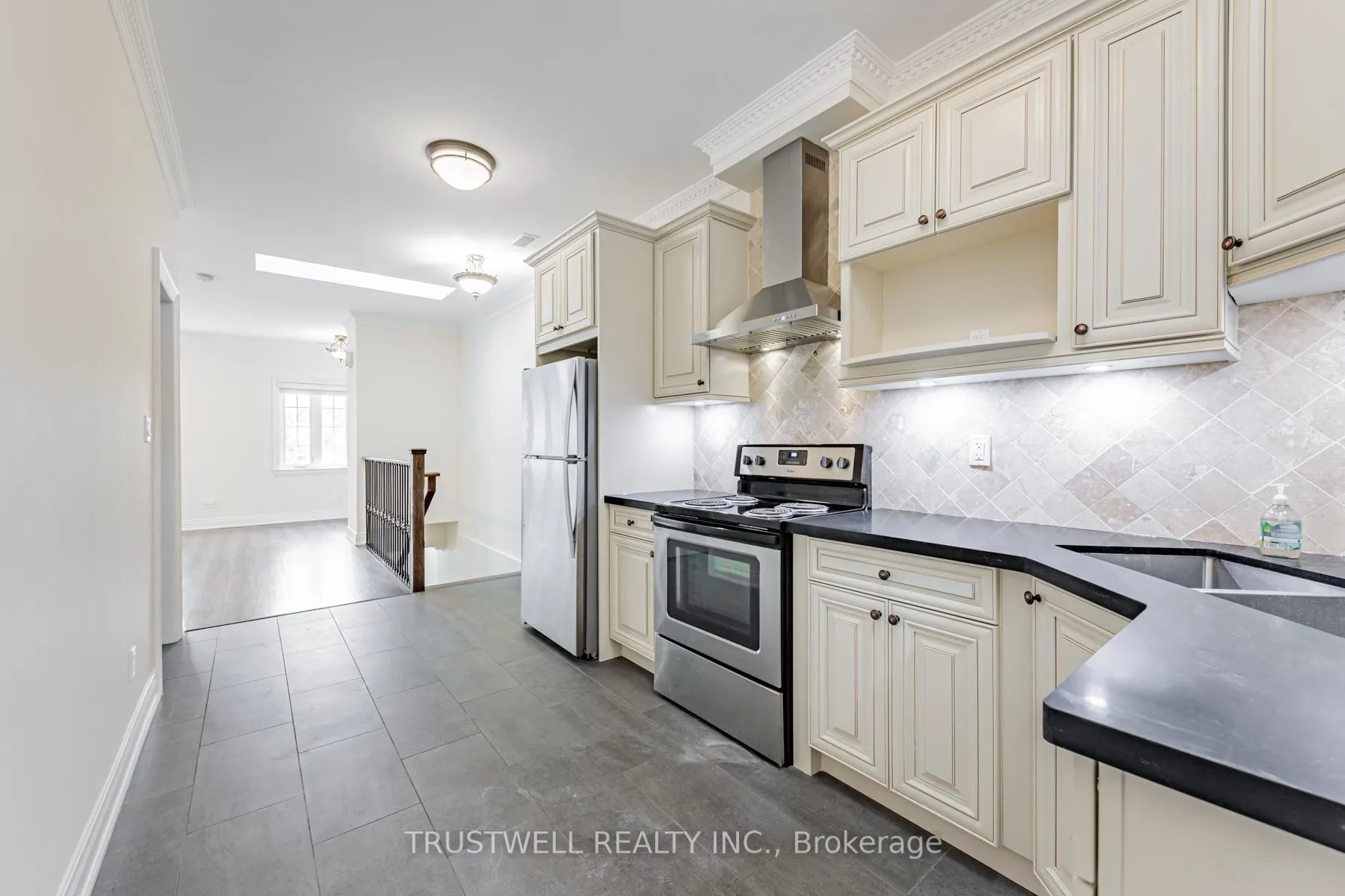 Photo 59 of 142 Borden Street, Toronto, University — HOMEH