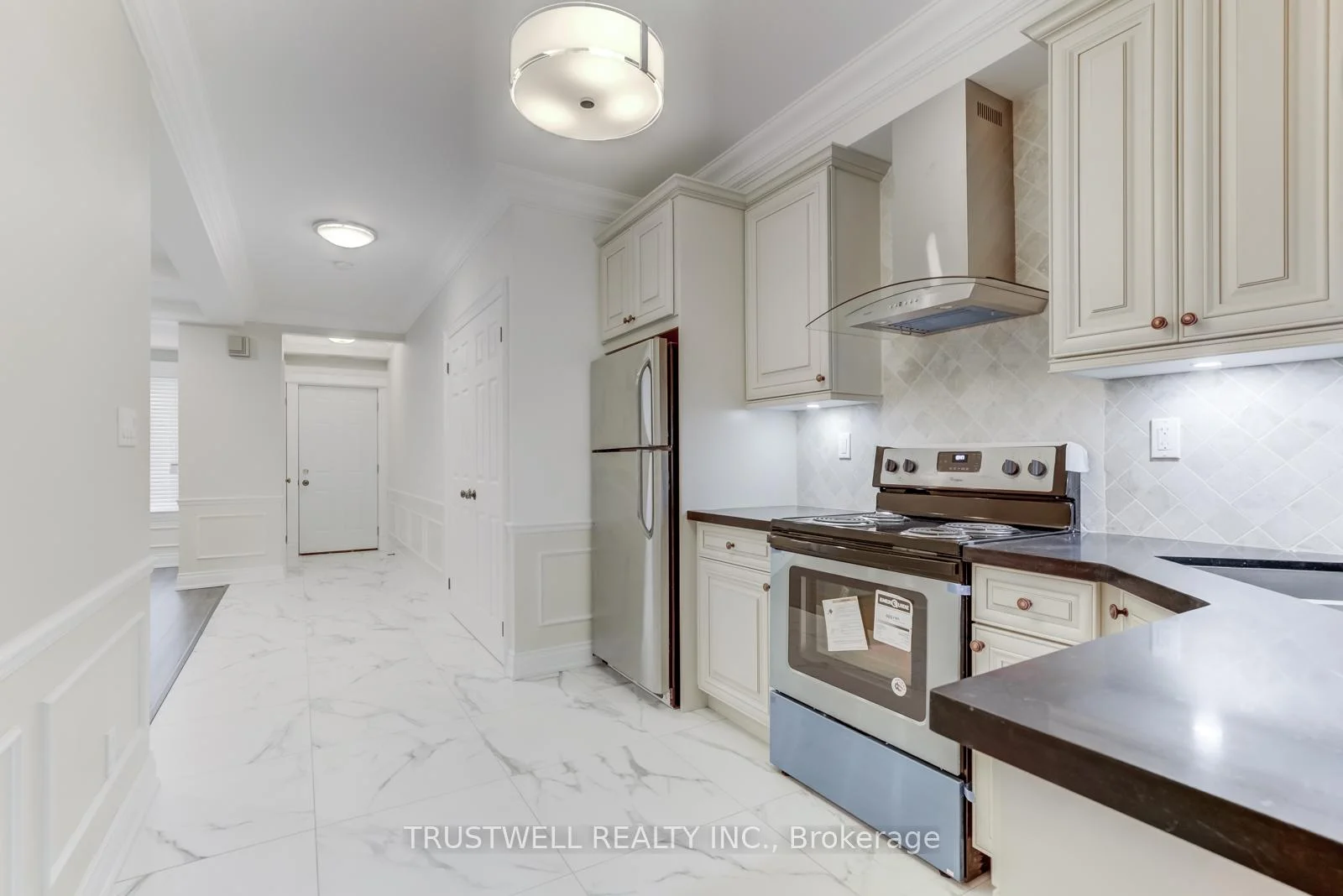 Photo 6 of 142 Borden Street, Toronto, University — HOMEH