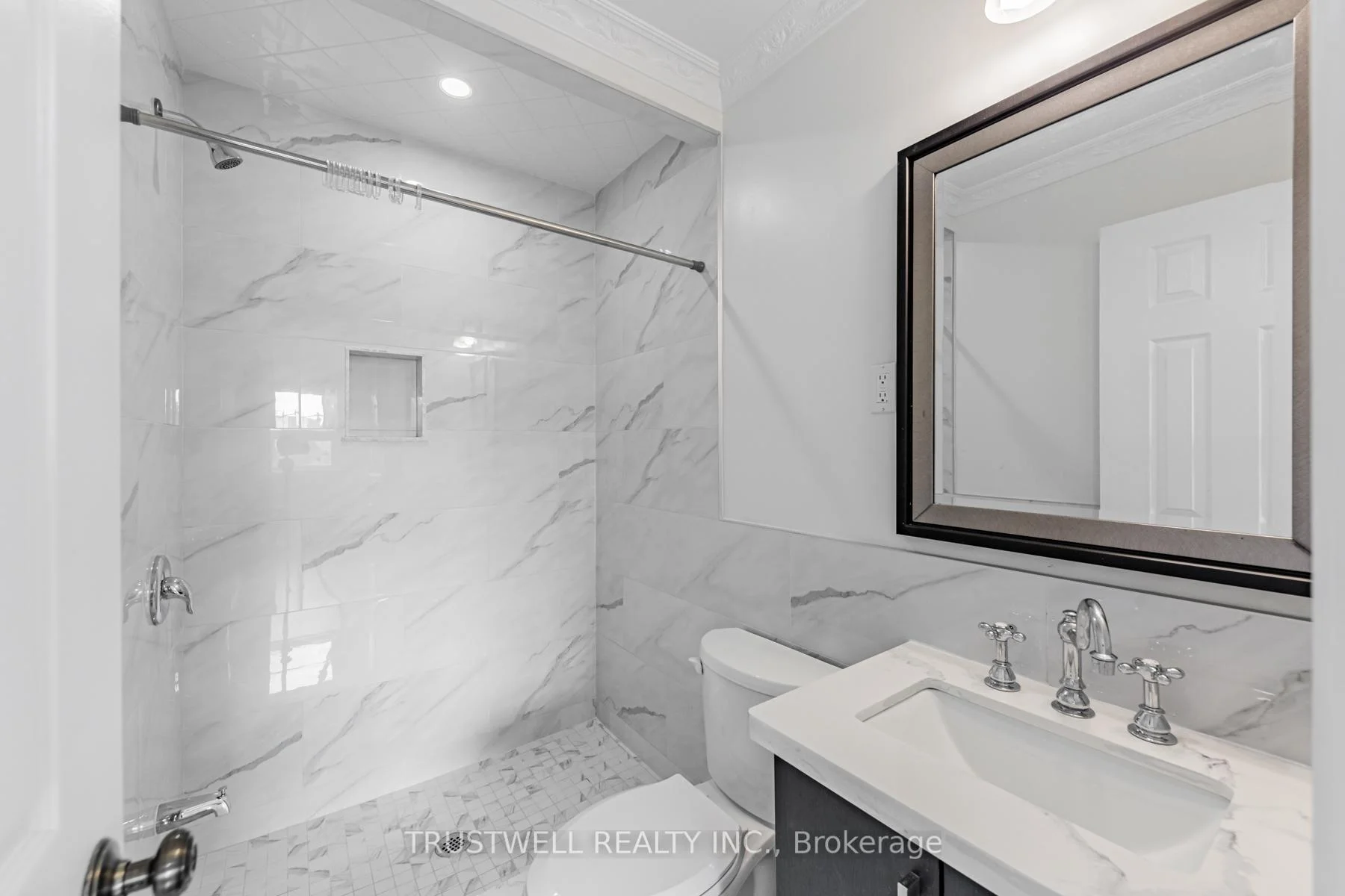 Photo 27 of 142 Borden Street, Toronto, University — HOMEH