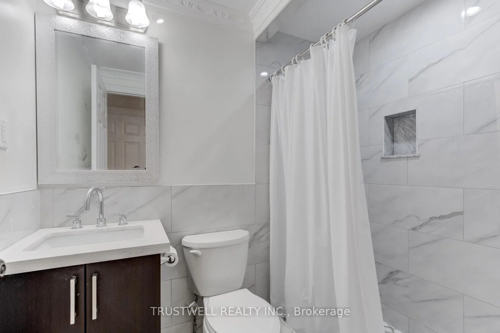 Photo 33 of 142 Borden Street, Toronto, University — HOMEH