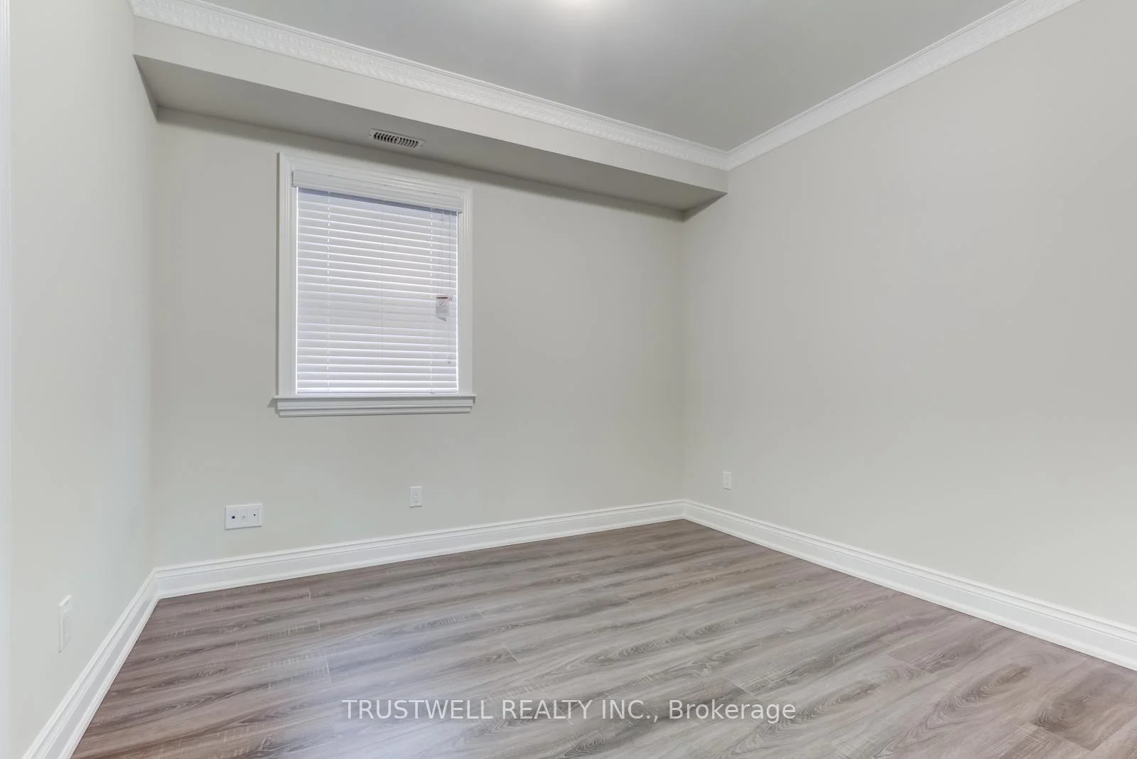 Photo 34 of 142 Borden Street, Toronto, University — HOMEH