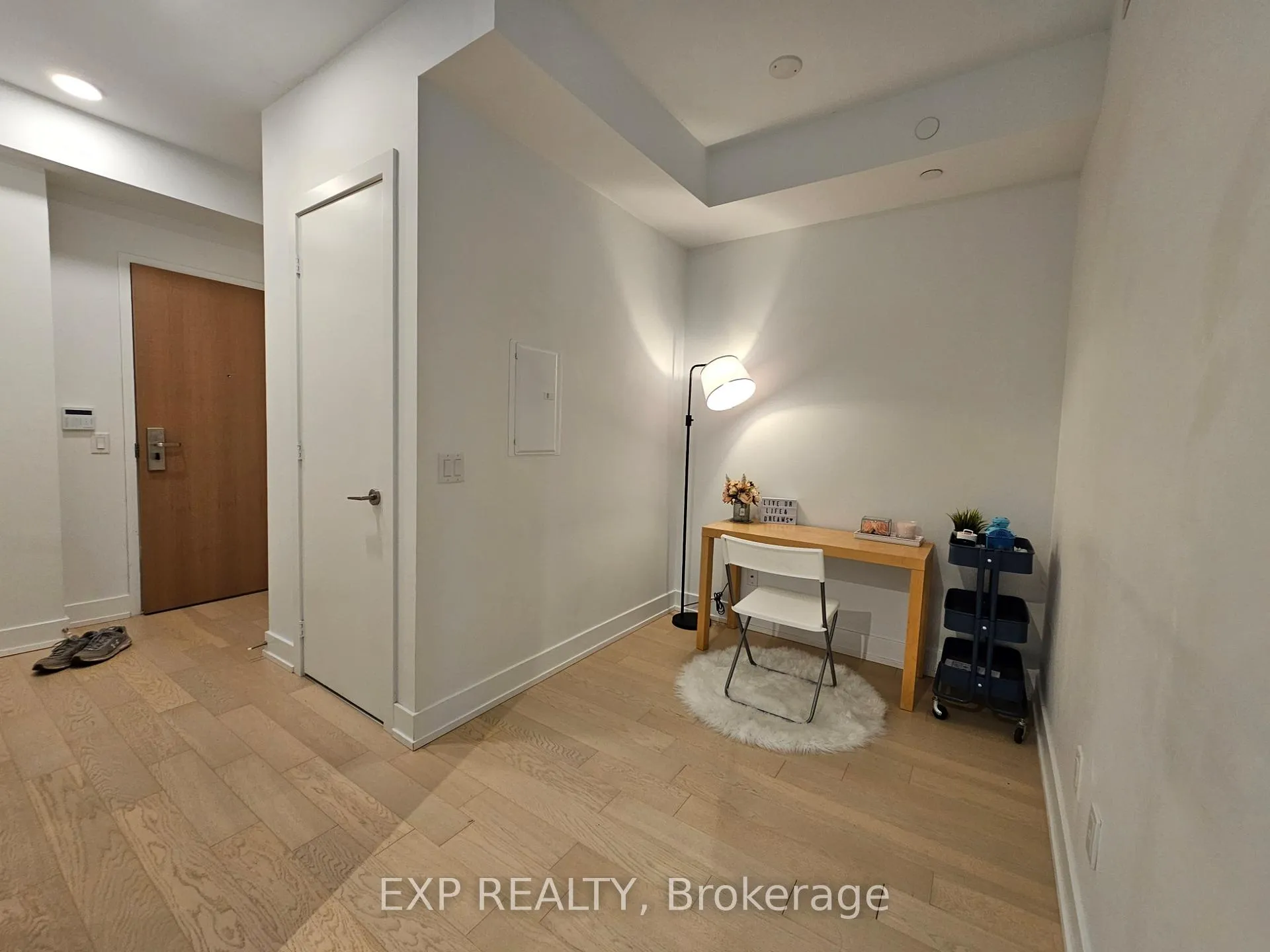 Photo 6 of Unit 1209, 7 Grenville Street, Toronto, Bay Street Corridor — HOMEH