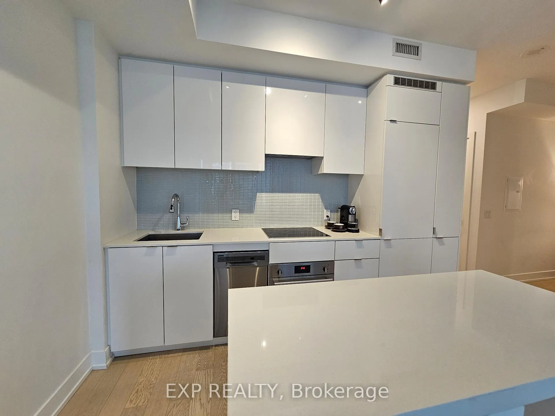 Photo 10 of Unit 1209, 7 Grenville Street, Toronto, Bay Street Corridor — HOMEH