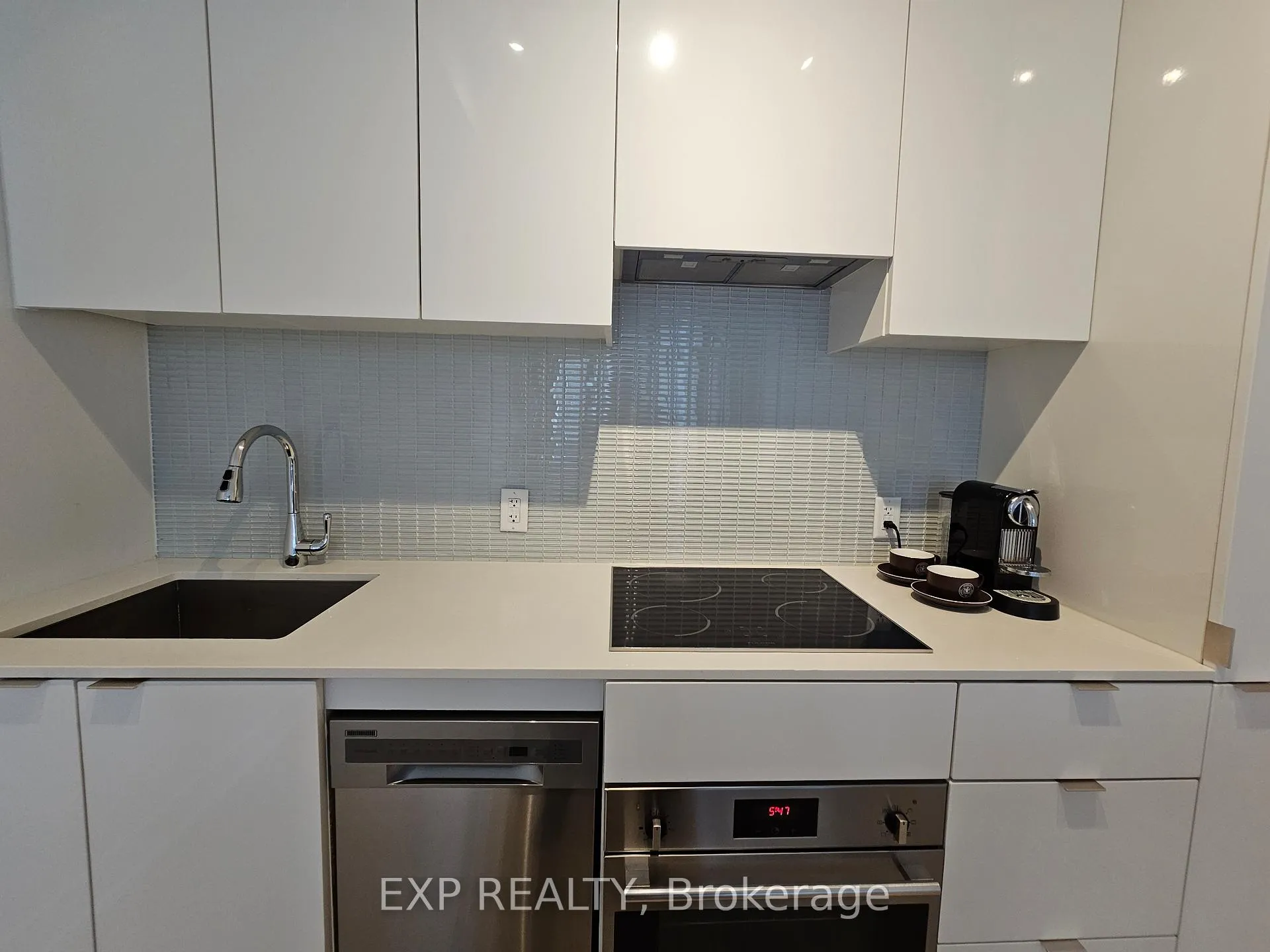 Photo 11 of Unit 1209, 7 Grenville Street, Toronto, Bay Street Corridor — HOMEH
