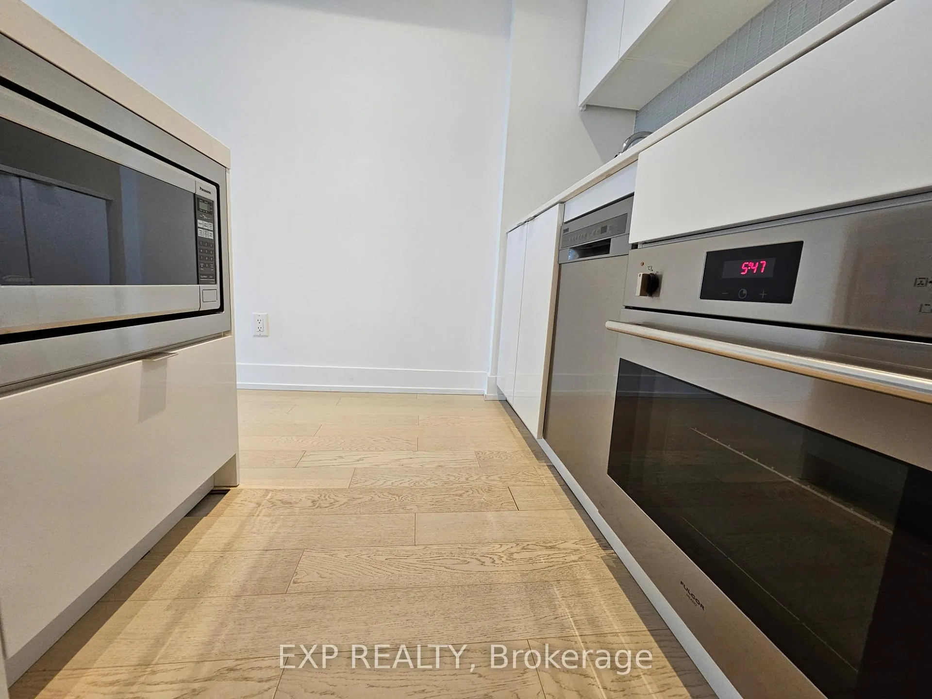 Photo 12 of Unit 1209, 7 Grenville Street, Toronto, Bay Street Corridor — HOMEH