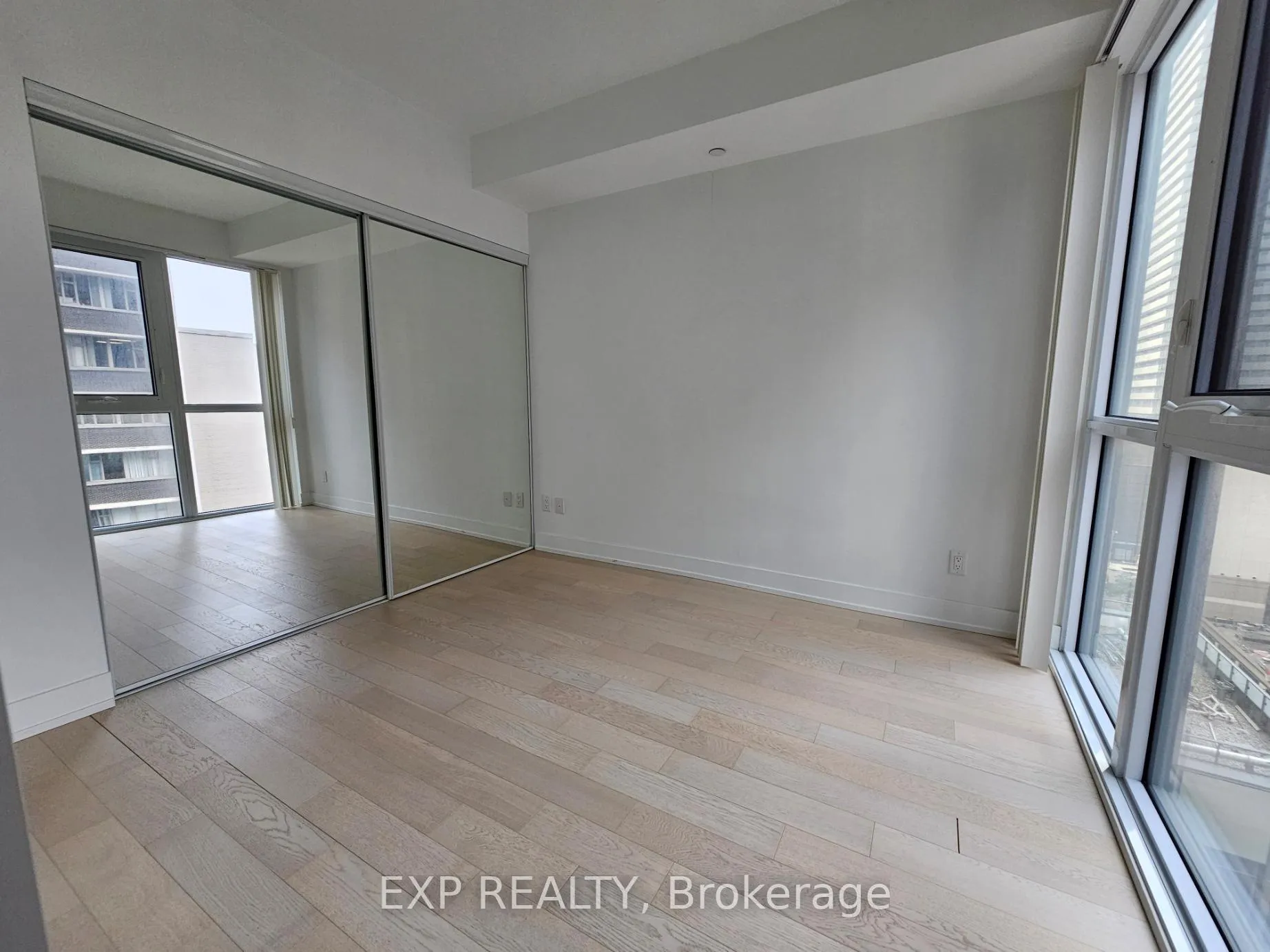 Photo 13 of Unit 1209, 7 Grenville Street, Toronto, Bay Street Corridor — HOMEH