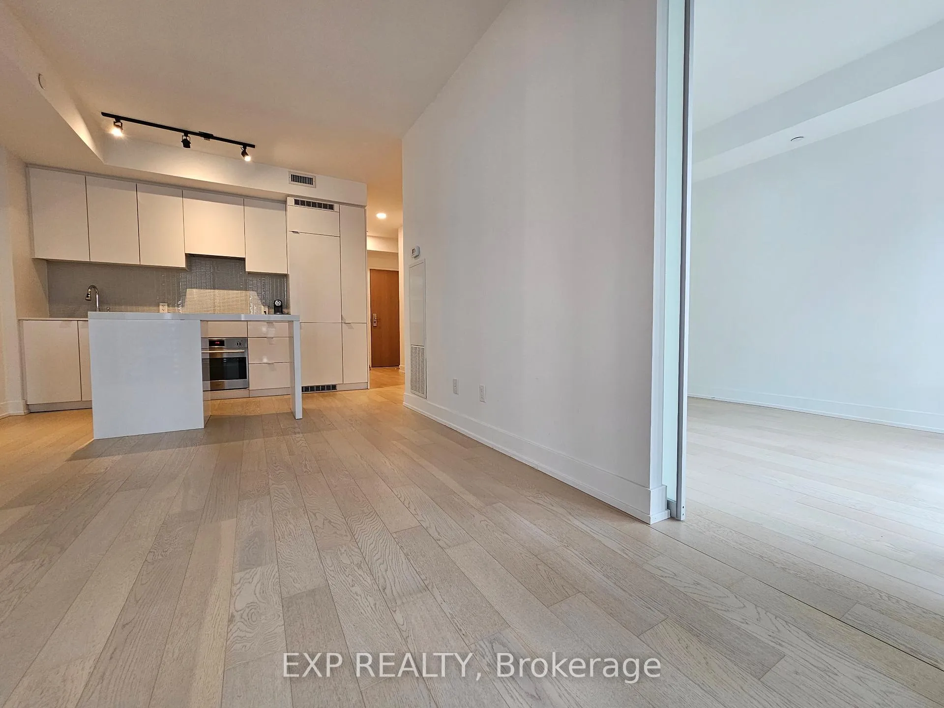 Photo 17 of Unit 1209, 7 Grenville Street, Toronto, Bay Street Corridor — HOMEH
