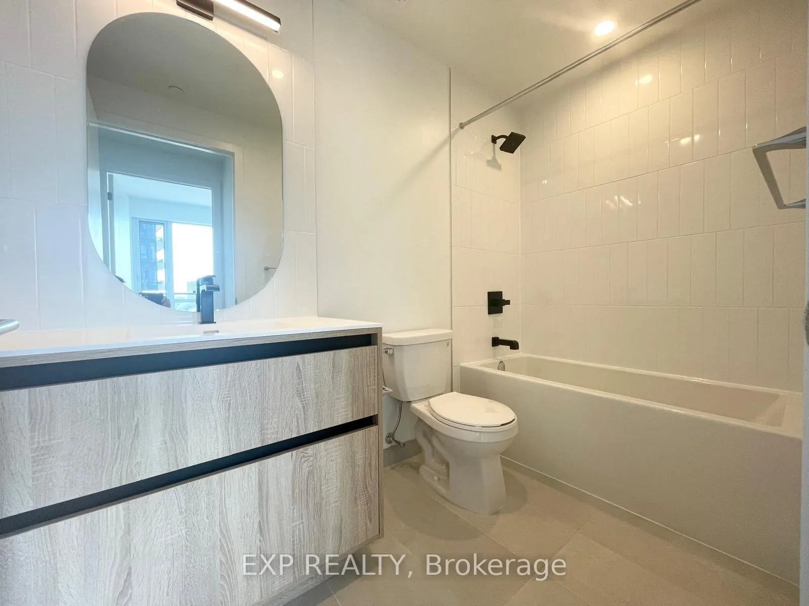 Photo 13 of Unit 917, 7950 Bathurst Street, Vaughan, Beverley Glen — HOMEH