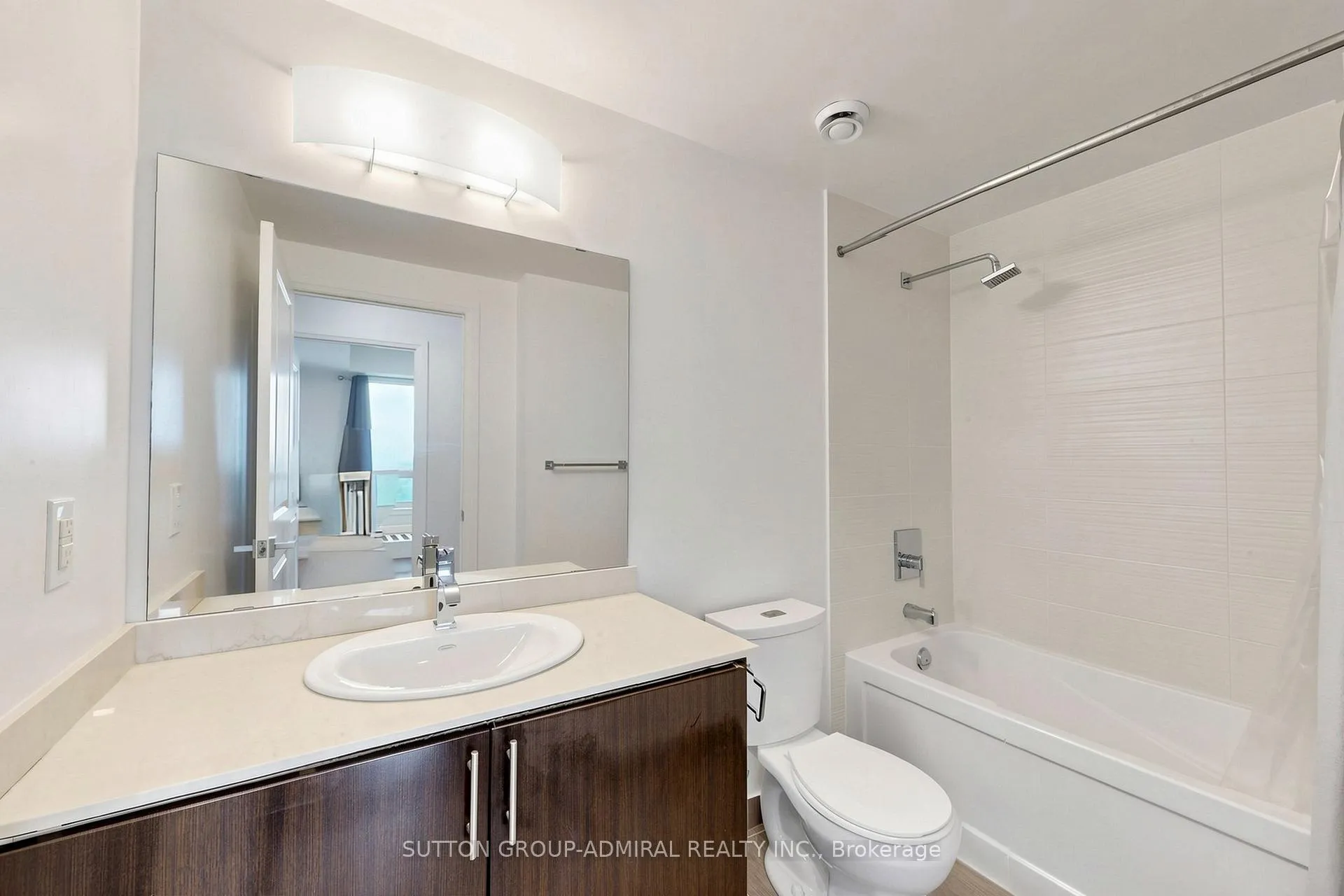 Photo 13 of Unit 2703, 7171 Yonge Street, Markham, Grandview — HOMEH