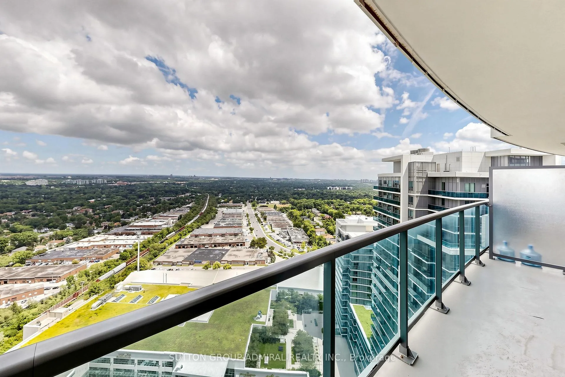 Photo 18 of Unit 2703, 7171 Yonge Street, Markham, Grandview — HOMEH