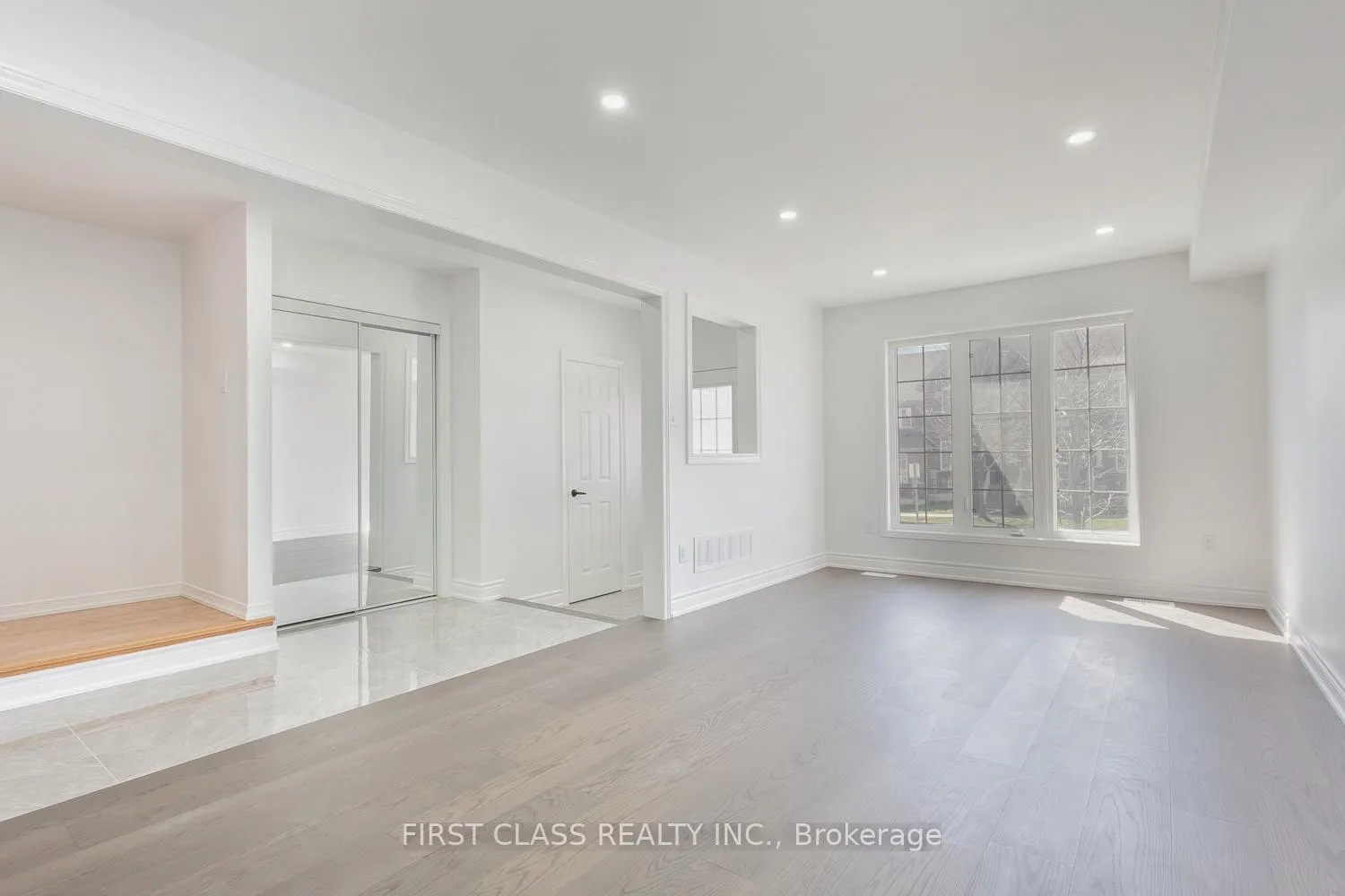 Photo 5 of 1116 Bur Oak Avenue, Markham, Wismer — HOMEH
